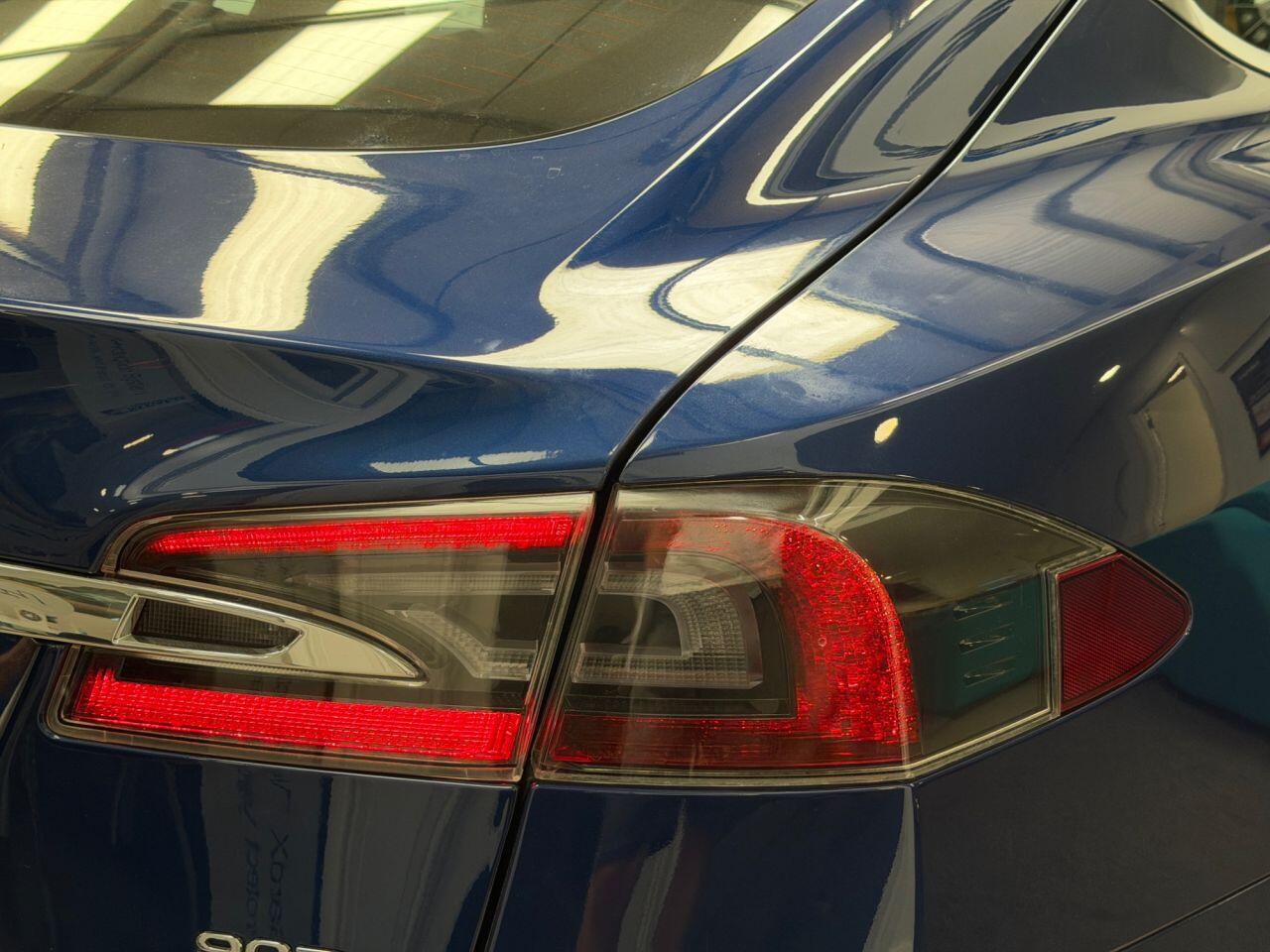 Tesla Model S view 37