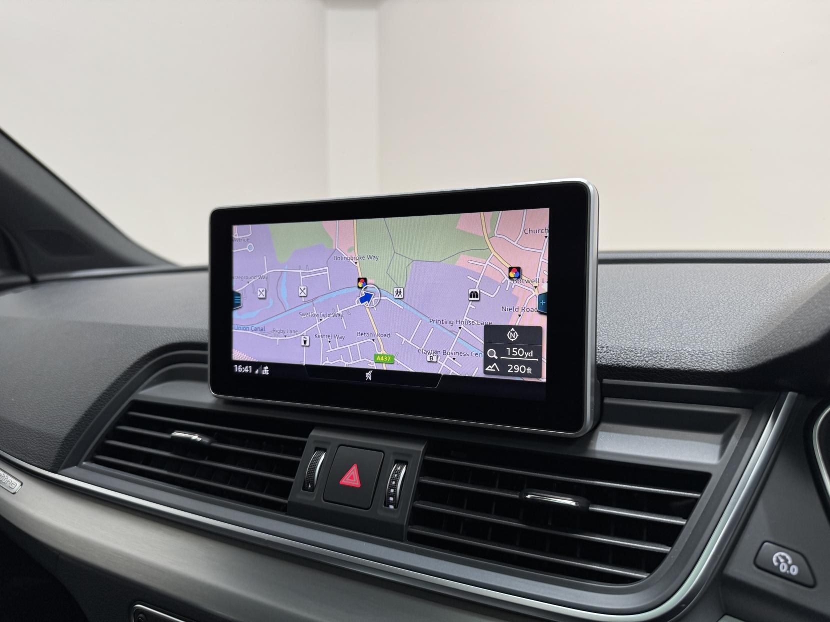 Audi Q5 view 28