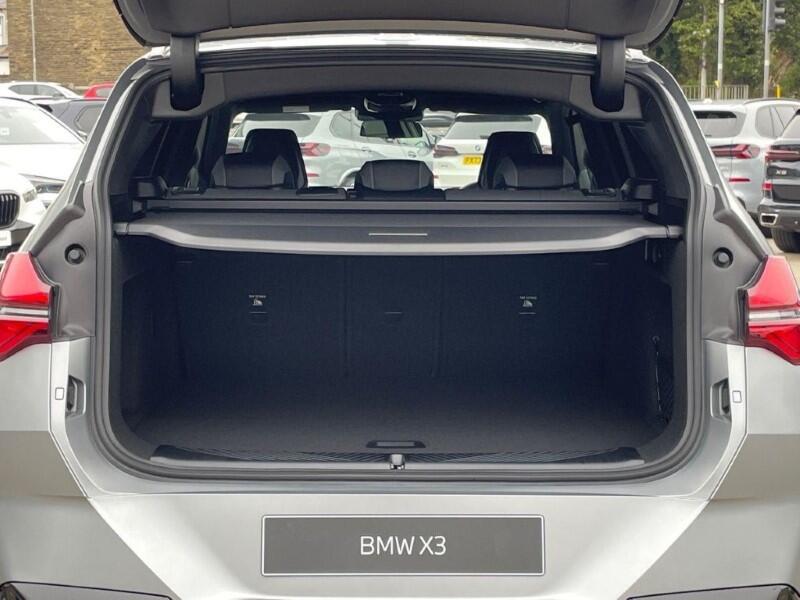 BMW X3 view 12