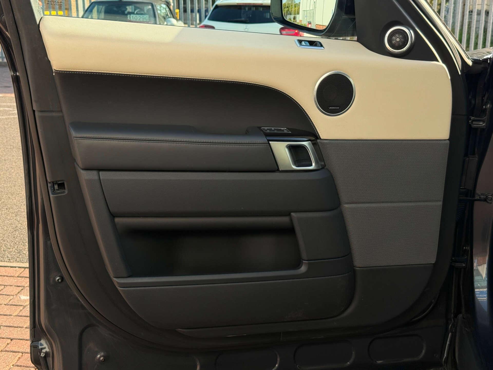 Land Rover Range Rover Sport view 43