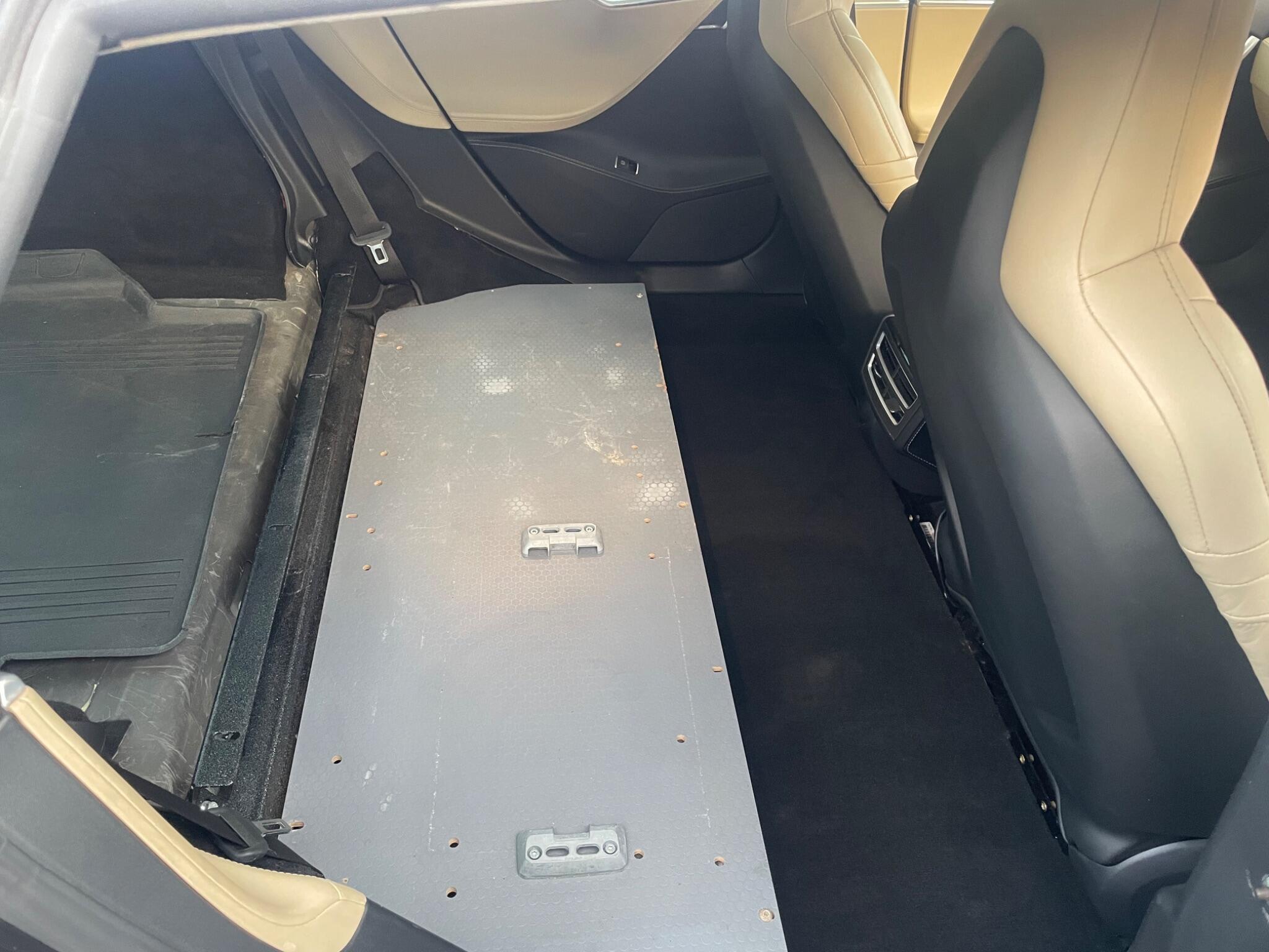 2016 Tesla Model S image 27