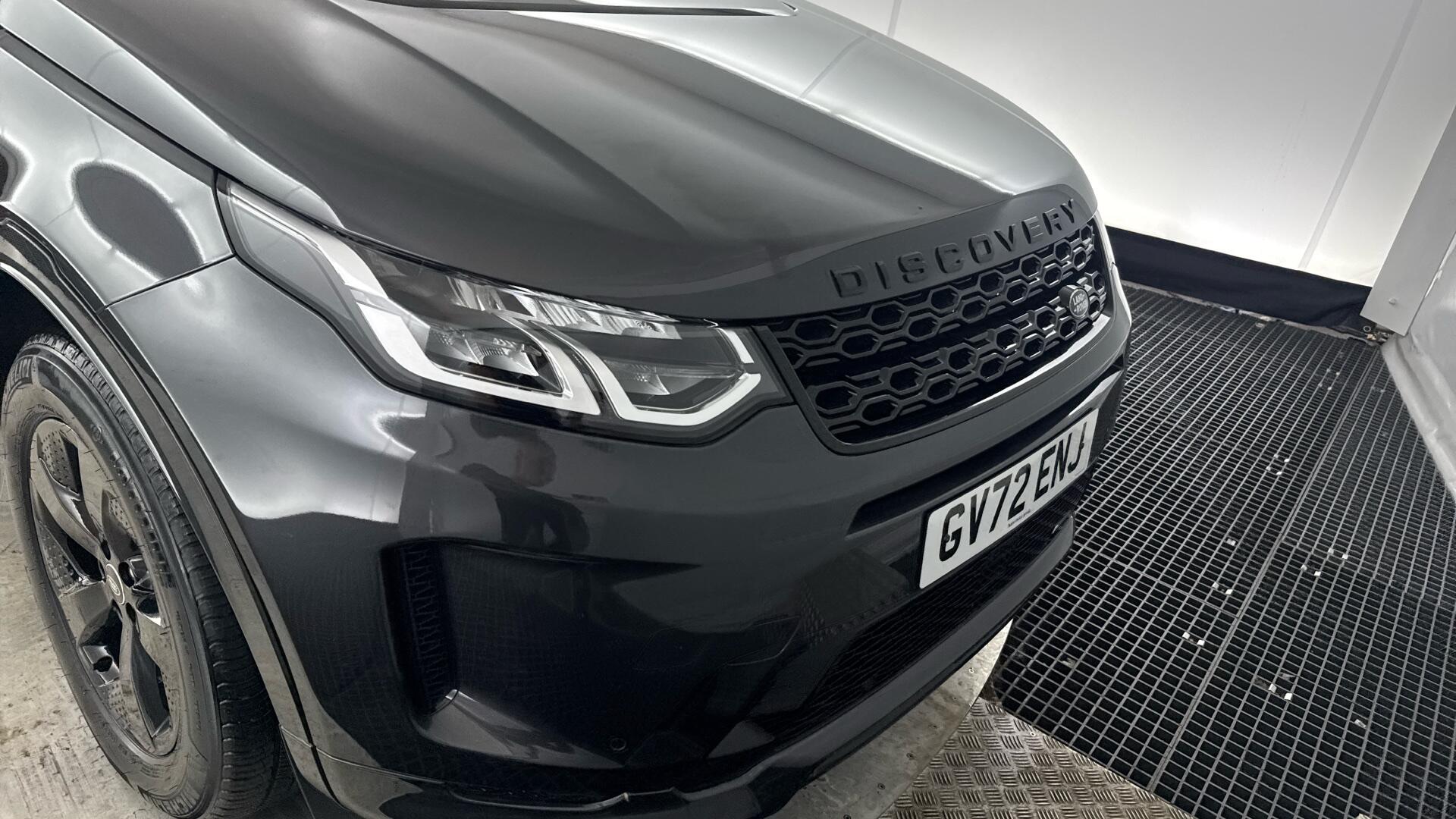 Land Rover Discovery Sport view 25