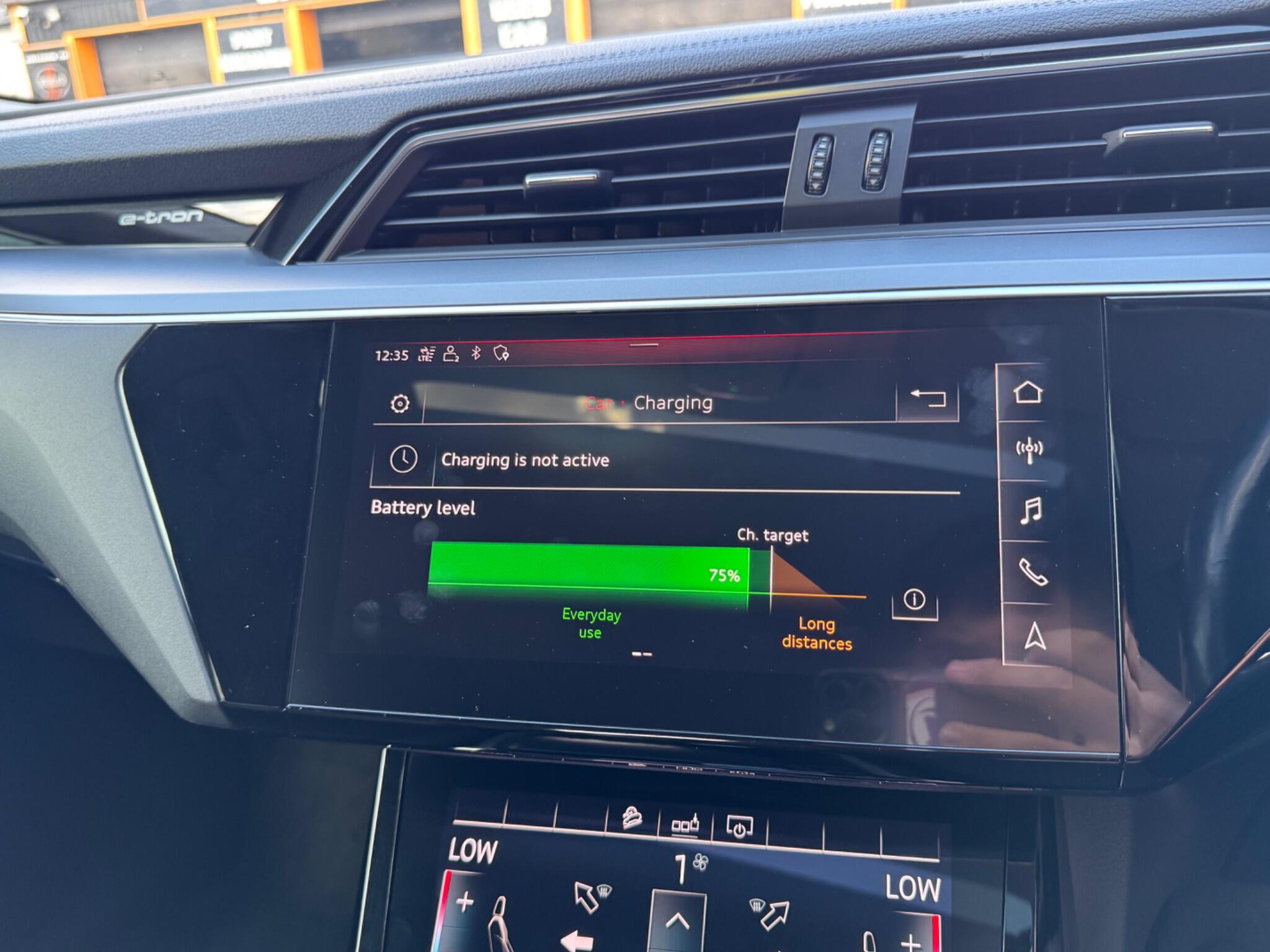 Audi E-Tron view 40