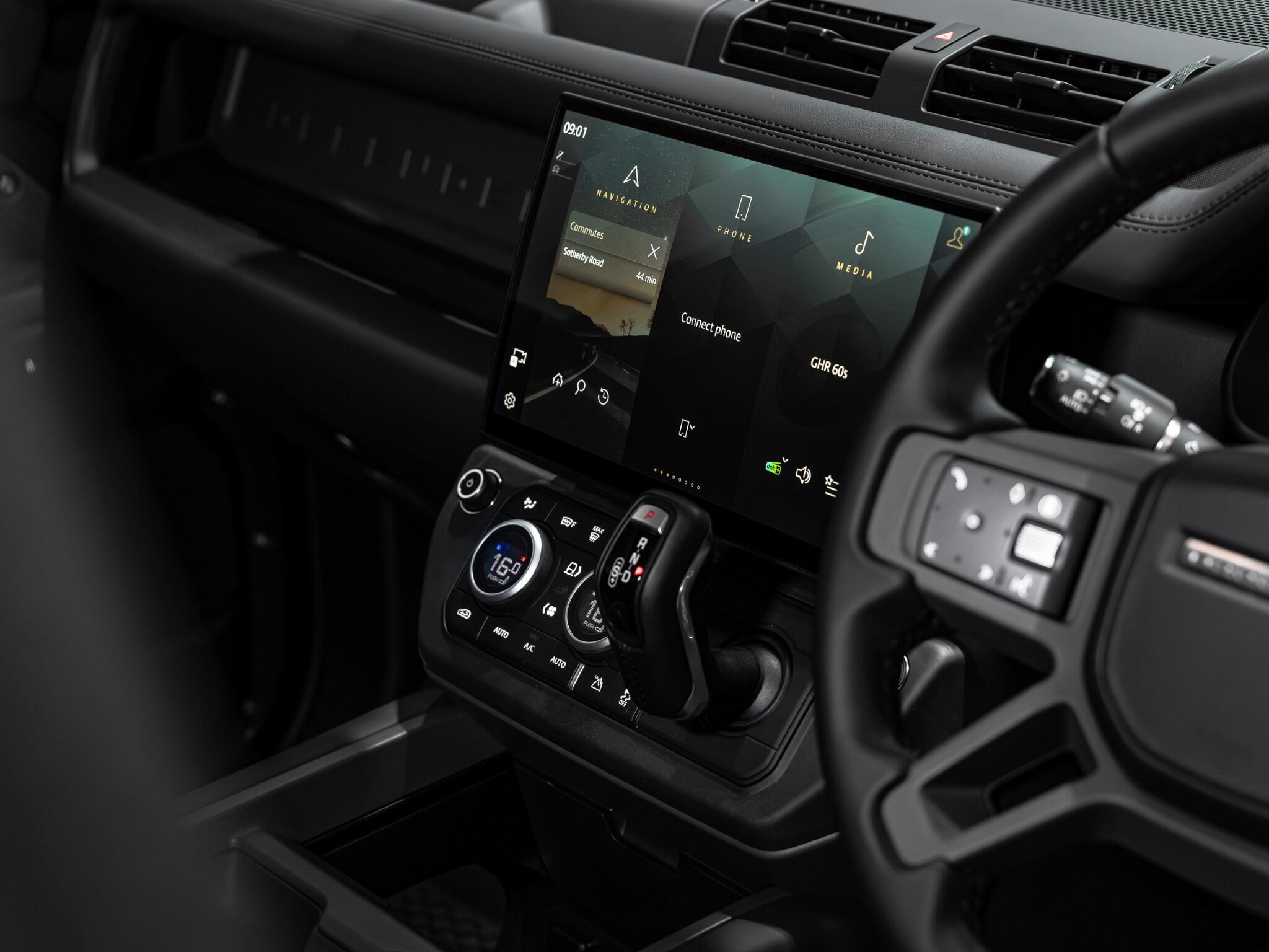 Land Rover Defender view 19