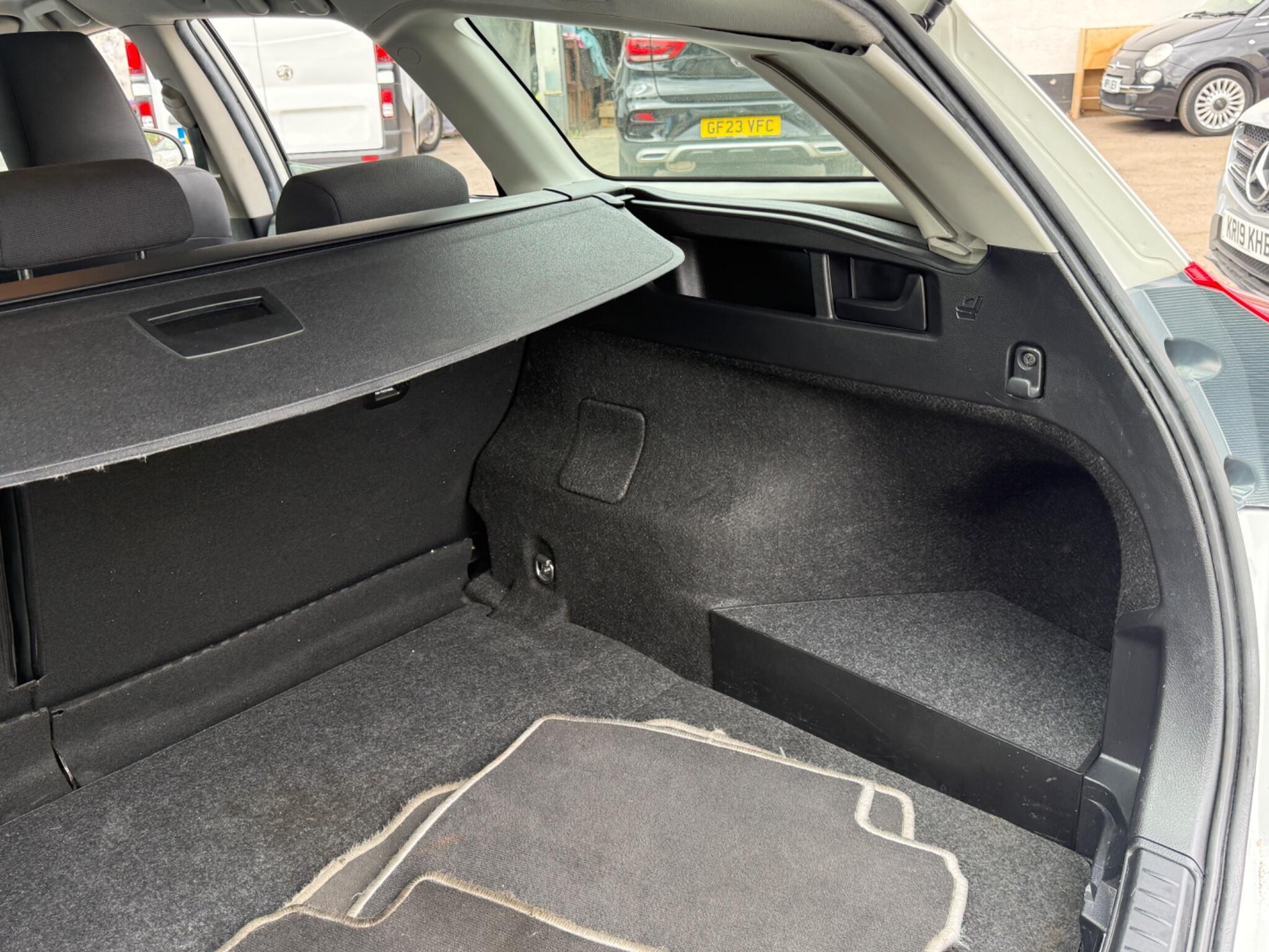 Toyota Auris - Image 41