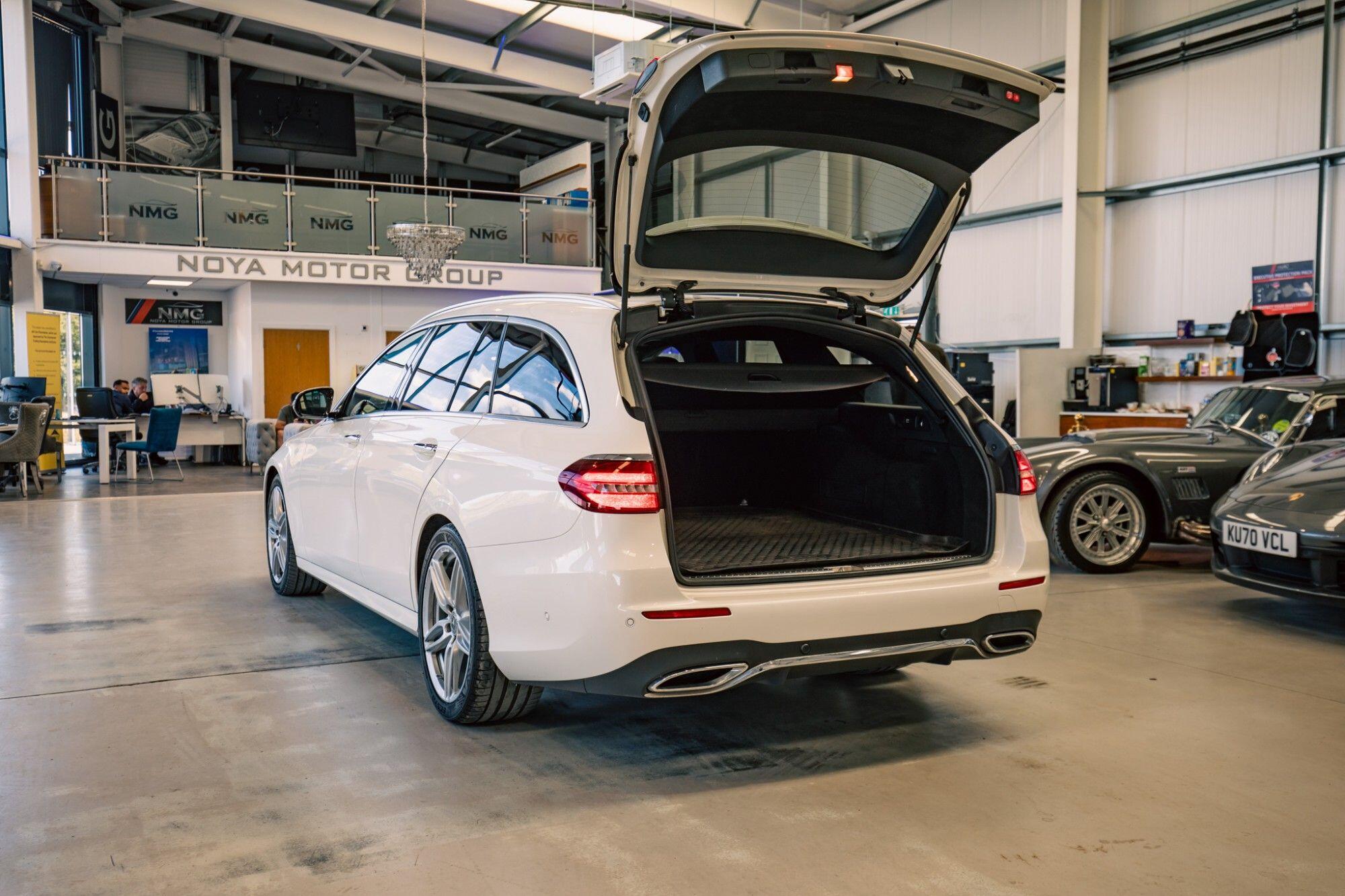 Mercedes-Benz E-Class view 31
