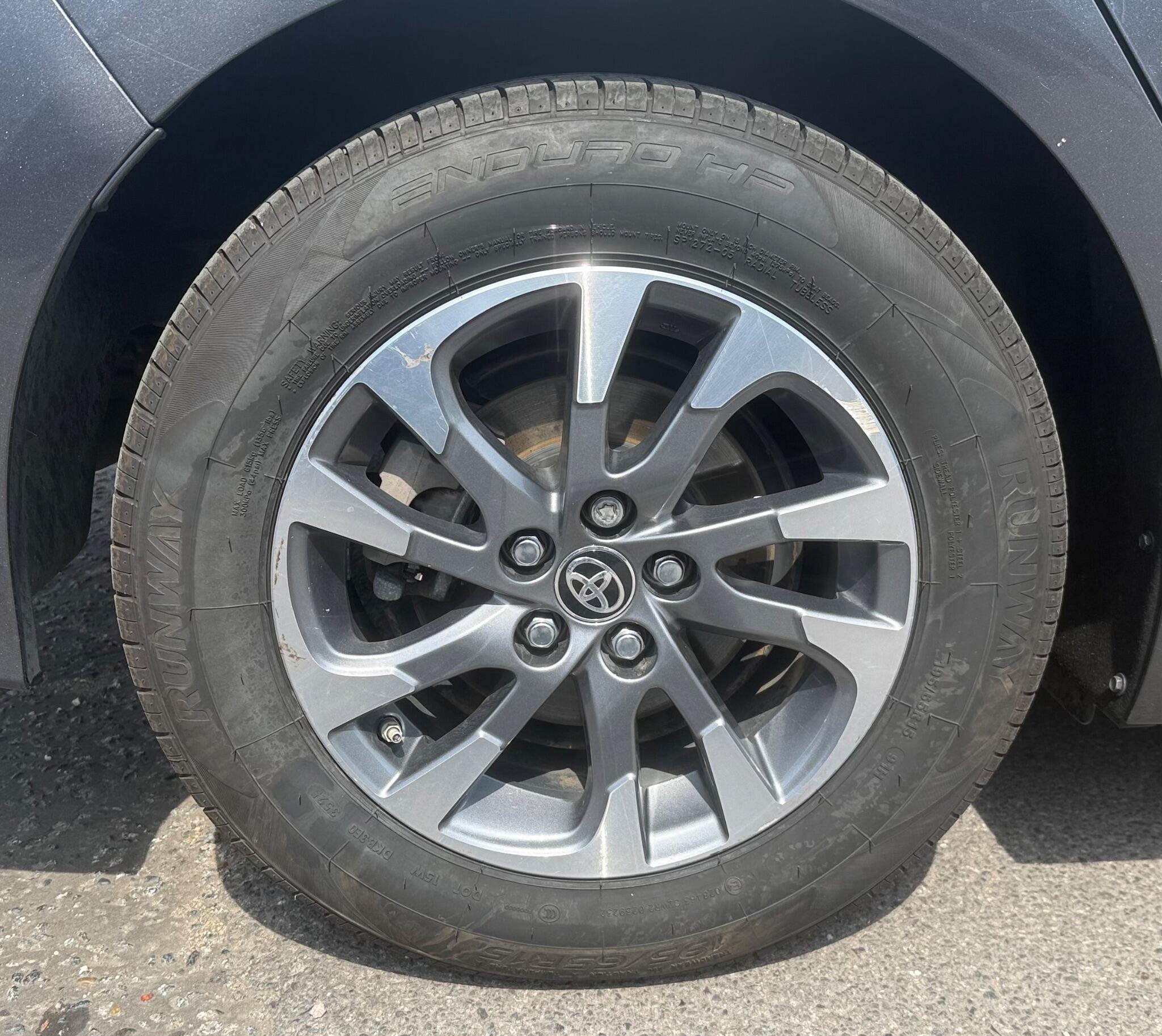 Toyota Prius view 20