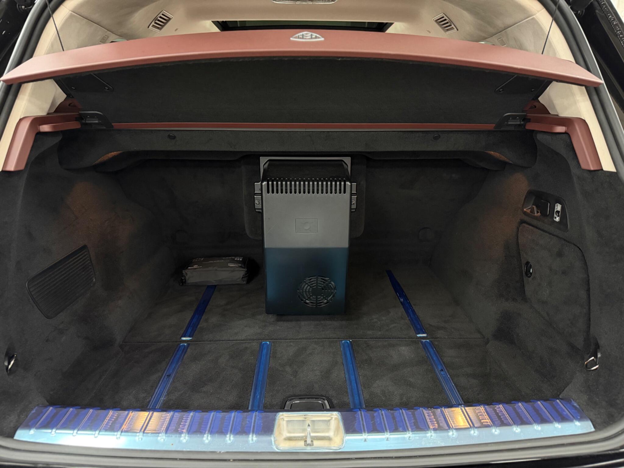 Mercedes-Benz GLS view 13