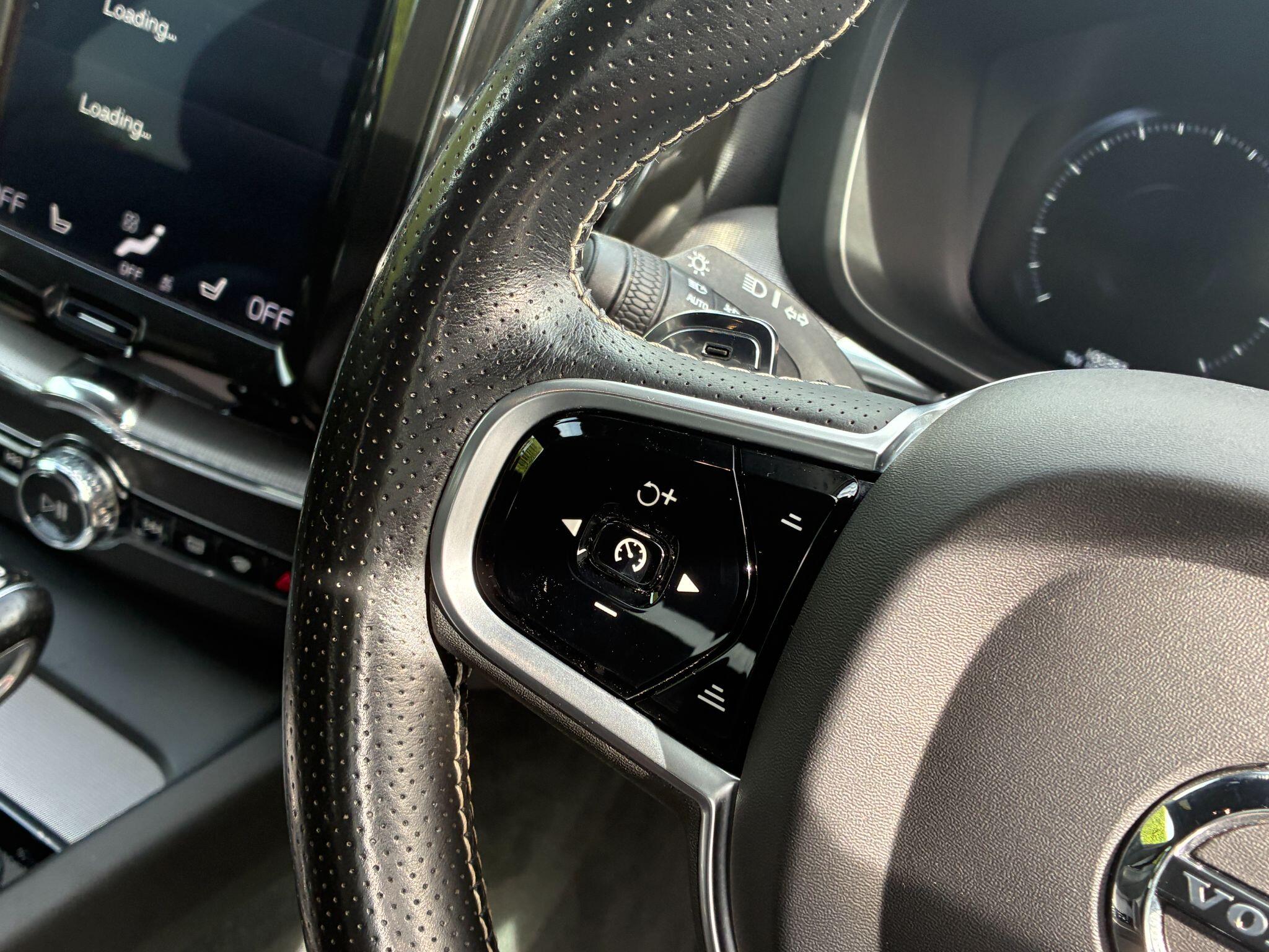 Volvo XC60 view 22
