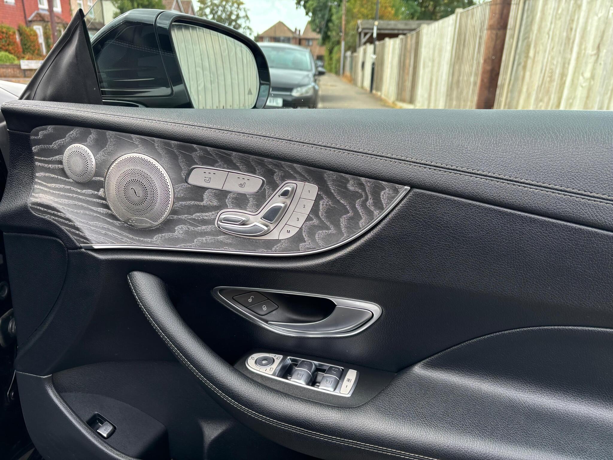 Mercedes-Benz E Class view 26