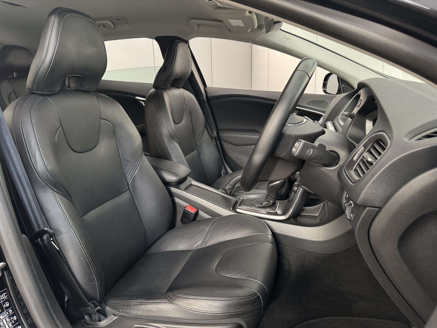 Volvo V40 view 57