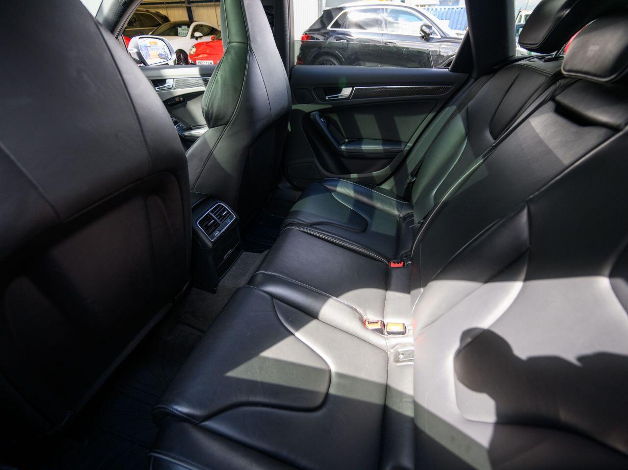 Audi RS4 view 43