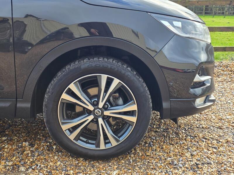 2019 Nissan Qashqai 1.3 DIG-T N-Connecta Euro 6 (s/s) 5dr • 52,400 miles image 3