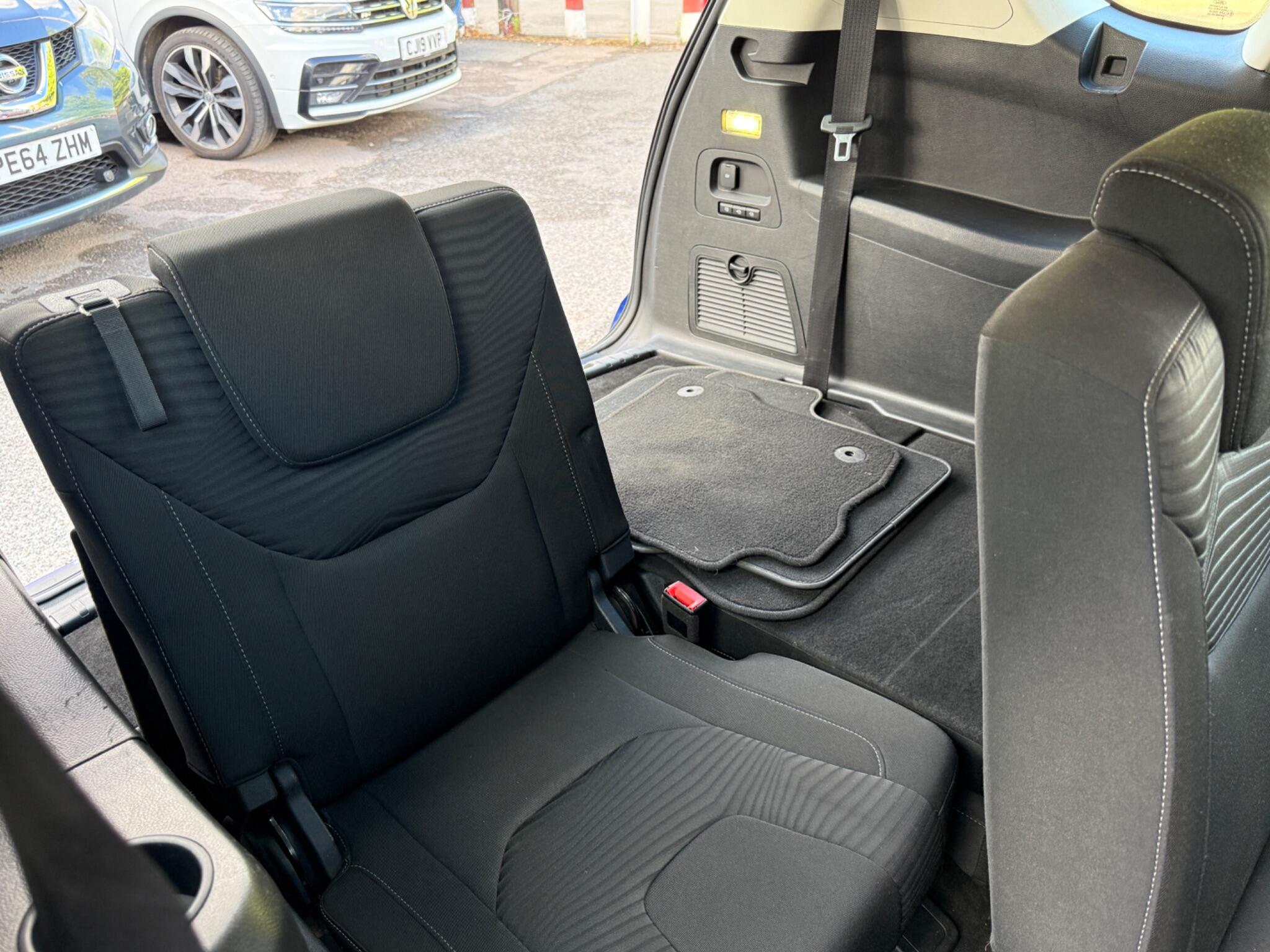 Ford S-Max - Image 50
