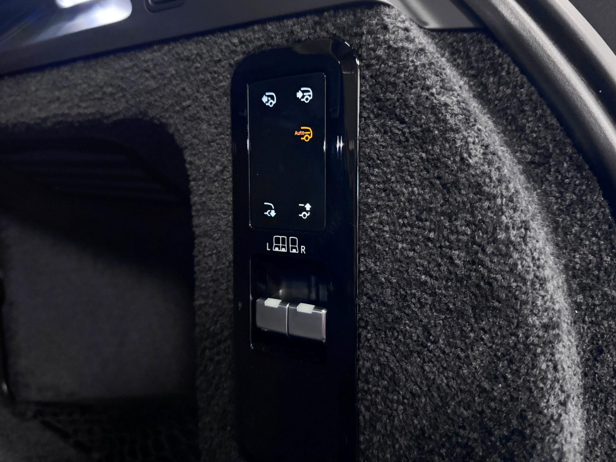 Land Rover Range Rover view 11