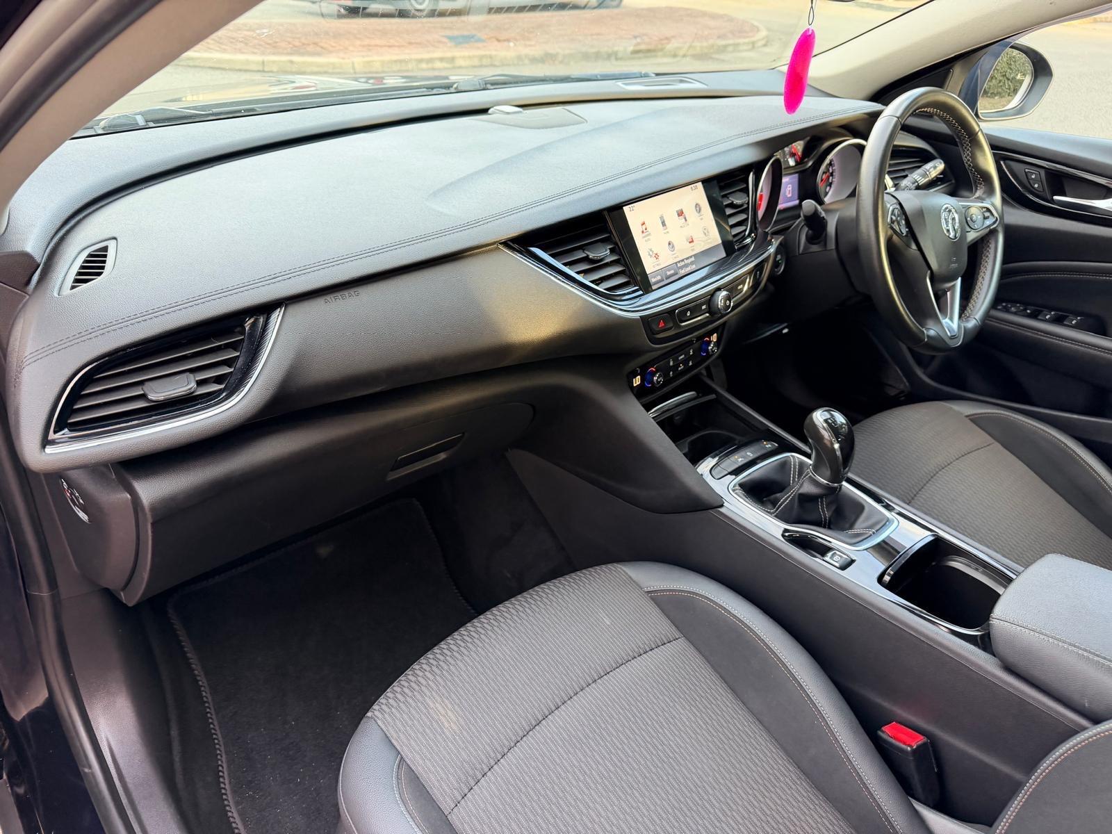 Vauxhall Insignia view 5