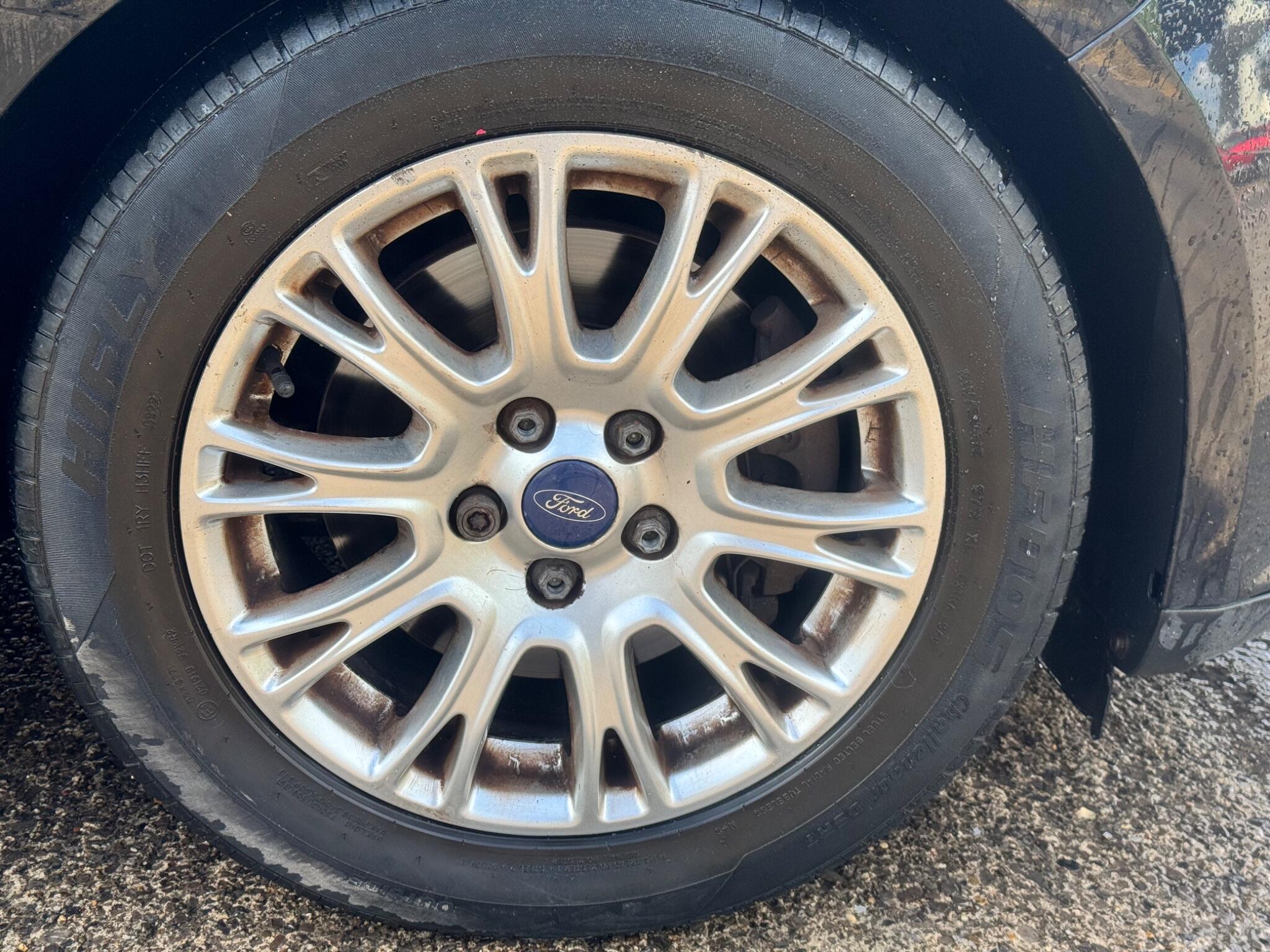 Ford Focus view 40