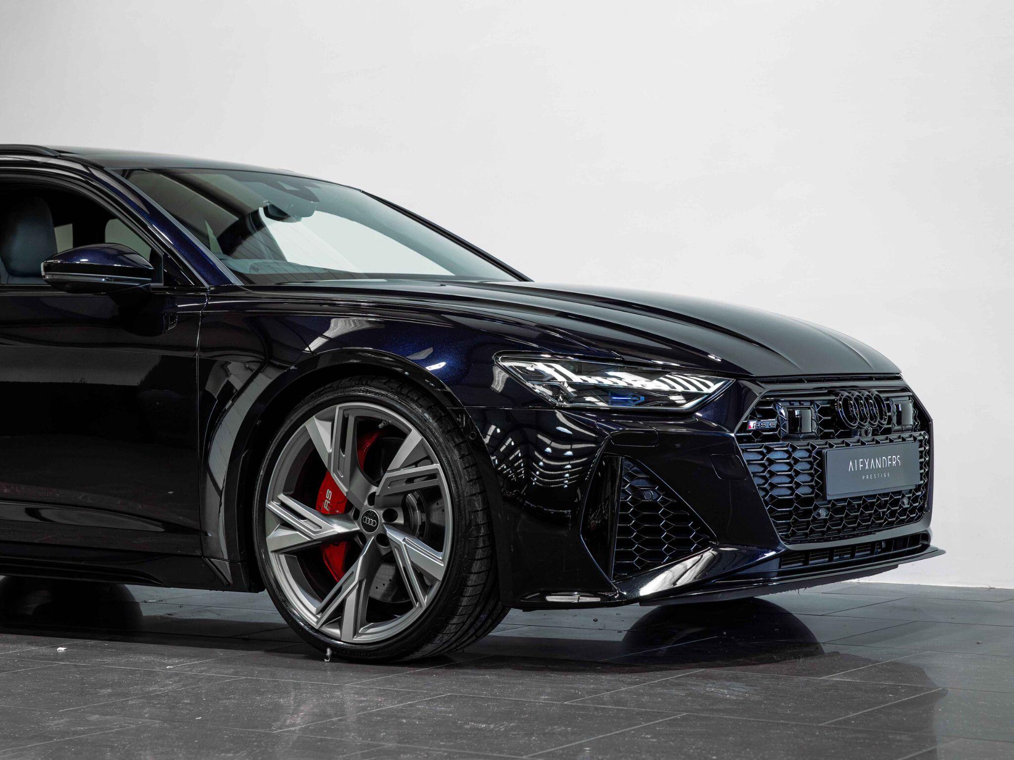 Audi RS6 Avant view 12