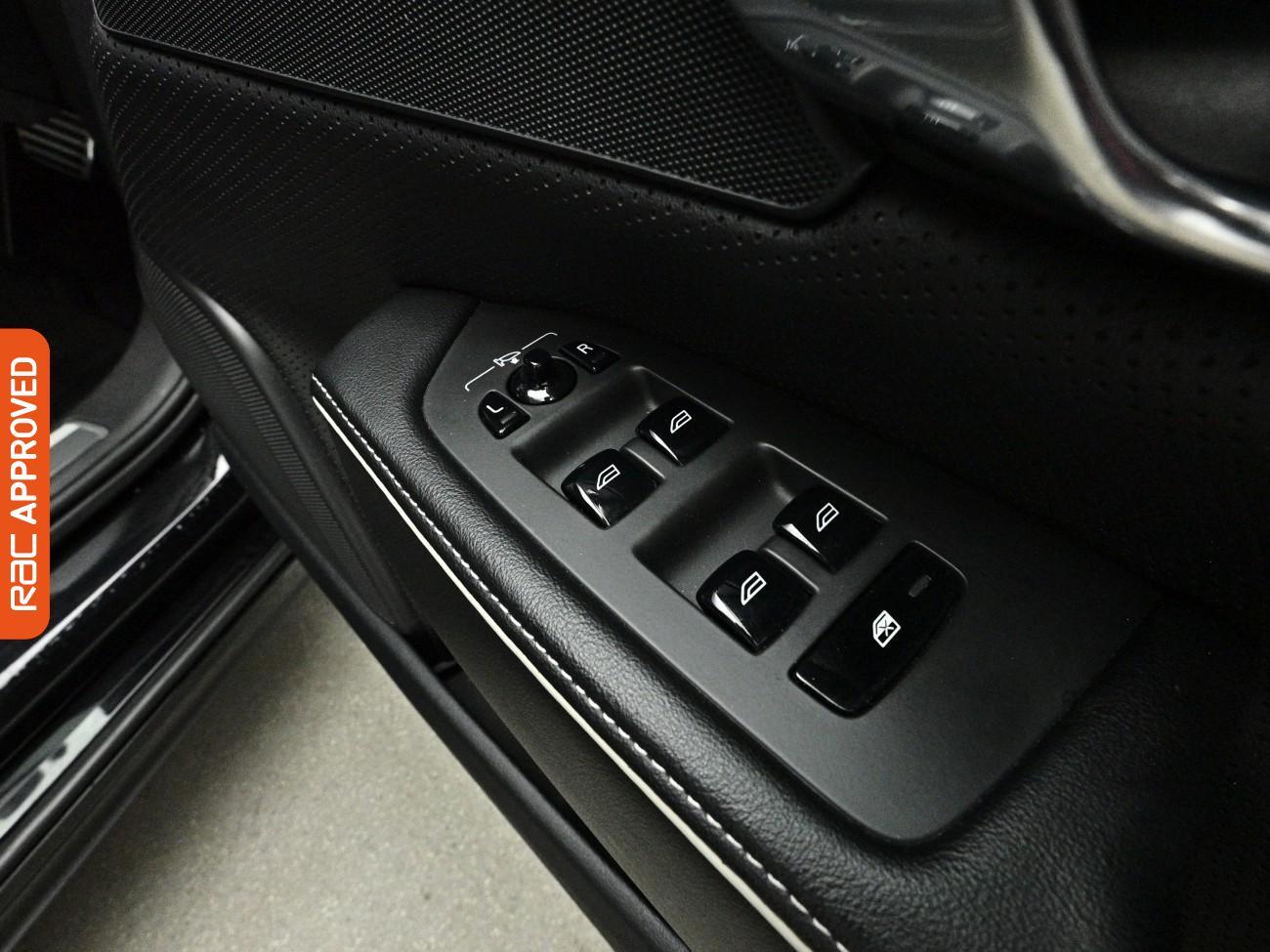 Volvo S90 view 27
