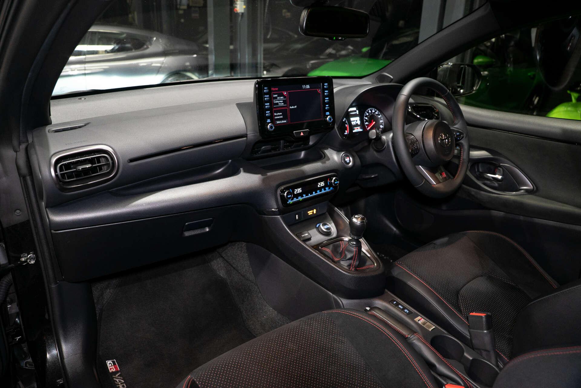Toyota Yaris view 3