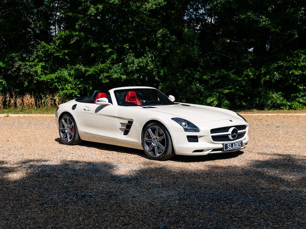 Mercedes-Benz SLS view 2