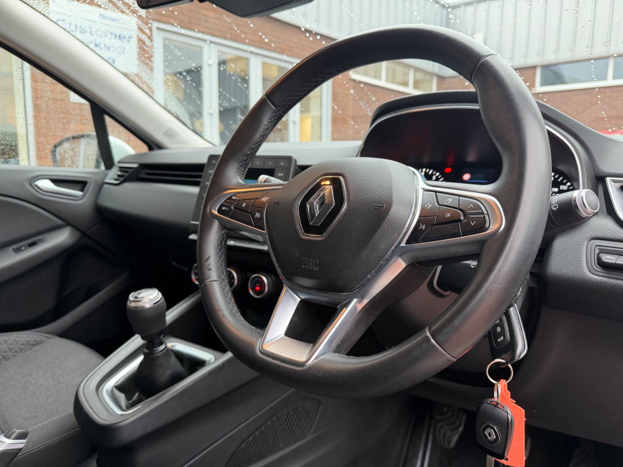 Renault Clio view 64