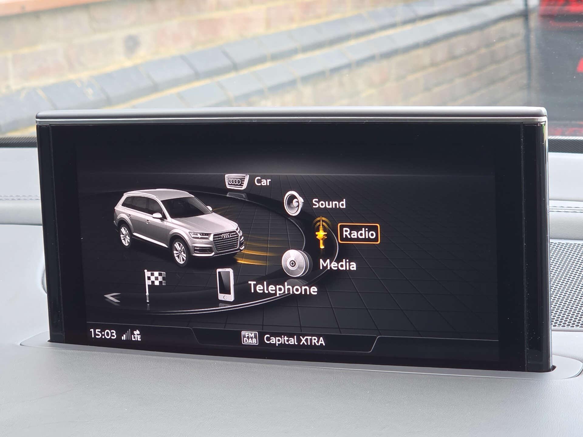 Audi SQ7 view 29