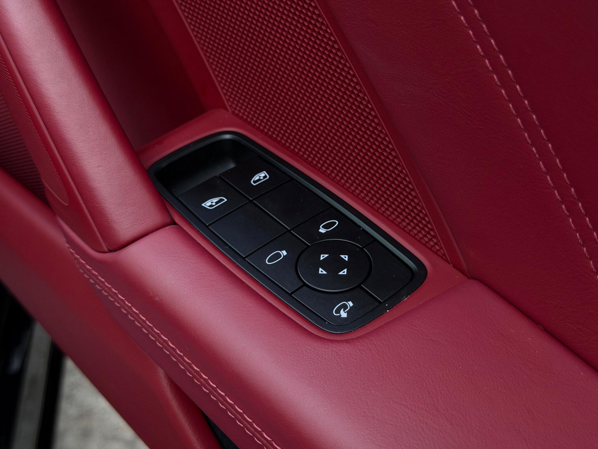 Porsche 911 view 42