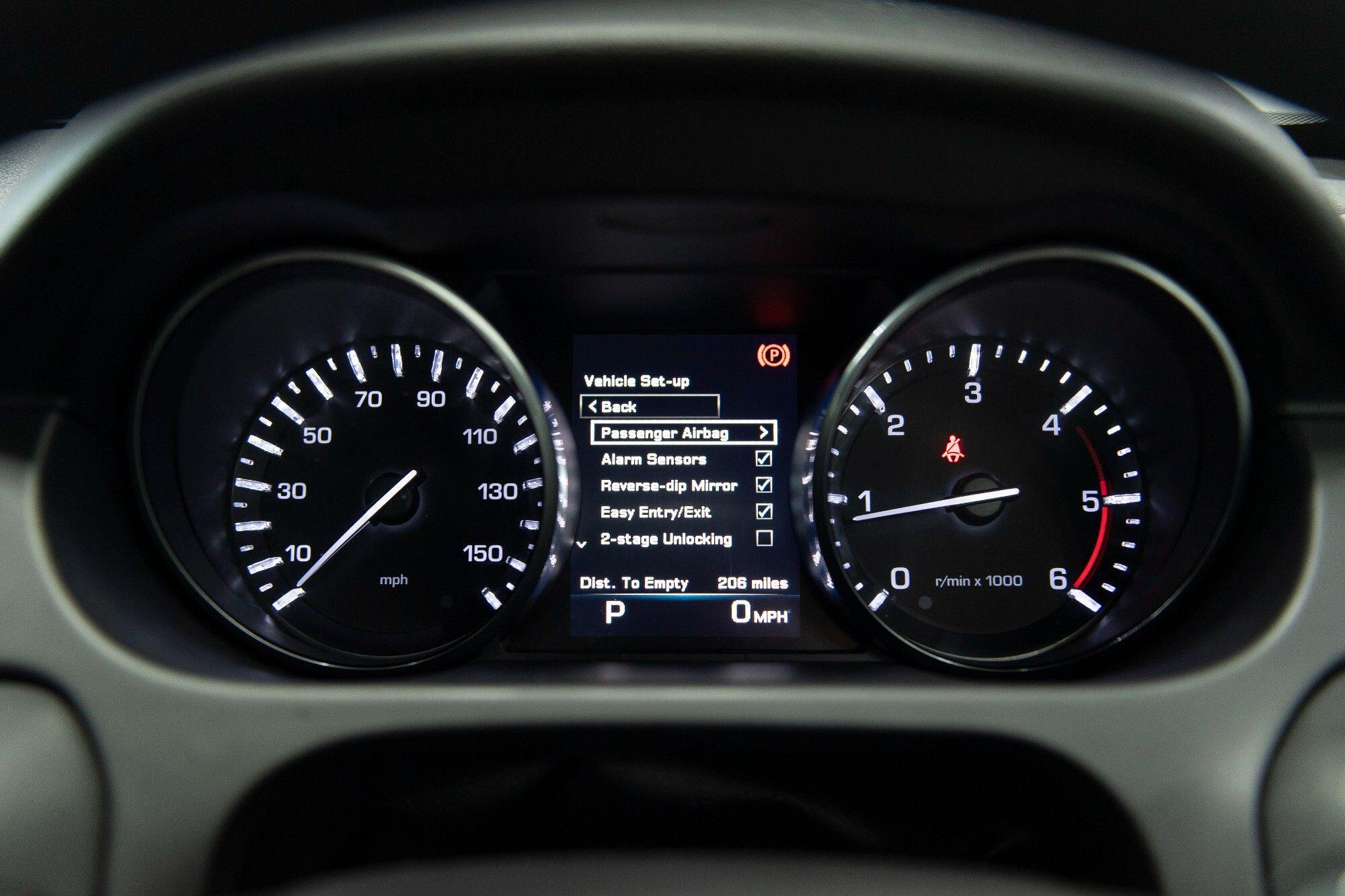Land Rover Discovery Sport view 24