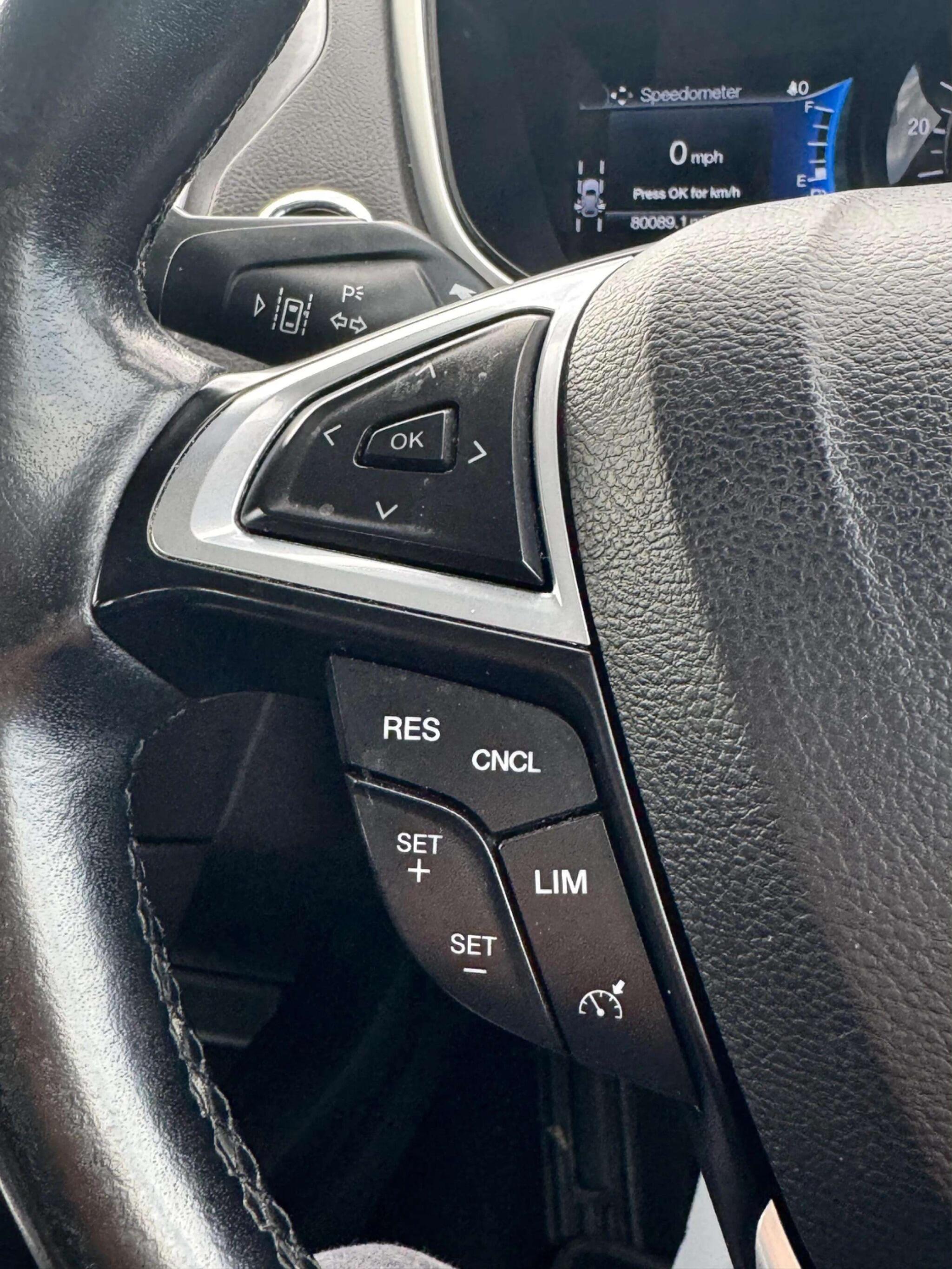 Ford Mondeo view 35