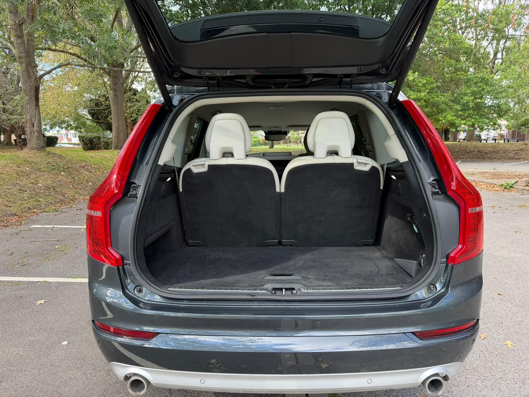 Volvo XC90 view 30