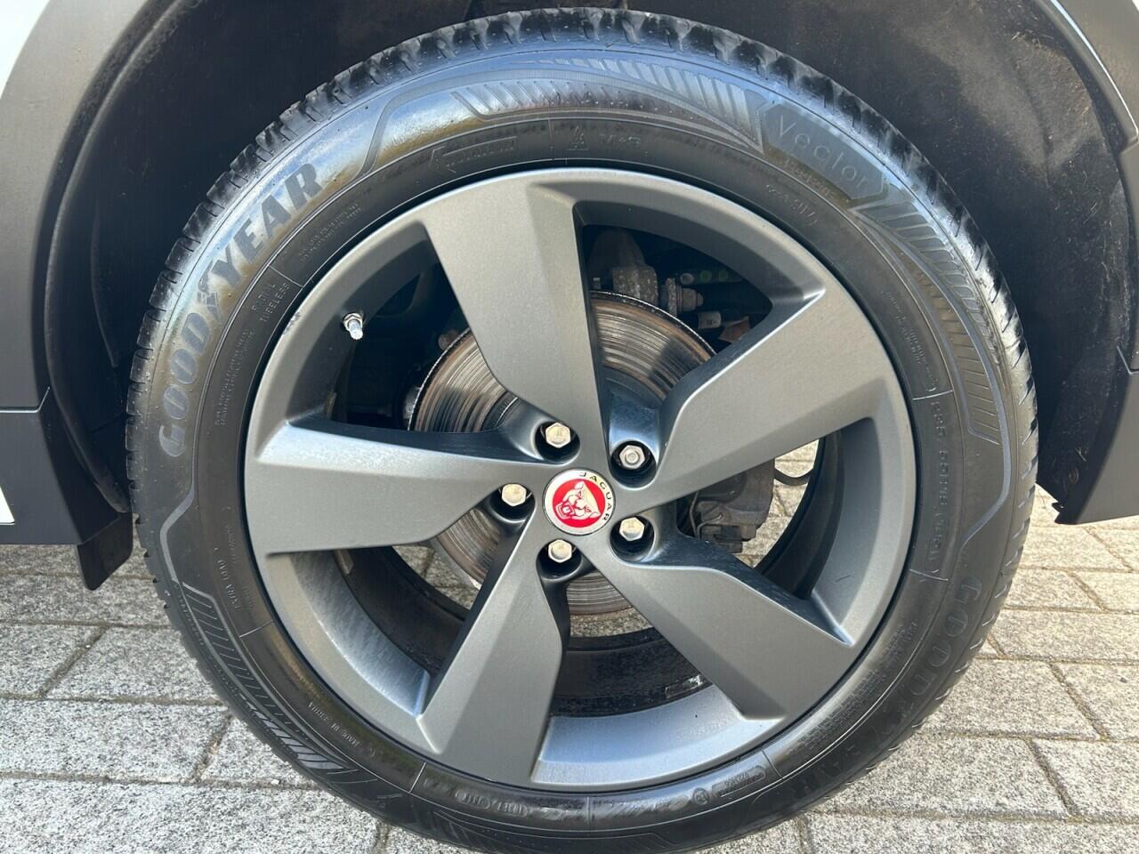 Jaguar E-Pace view 4