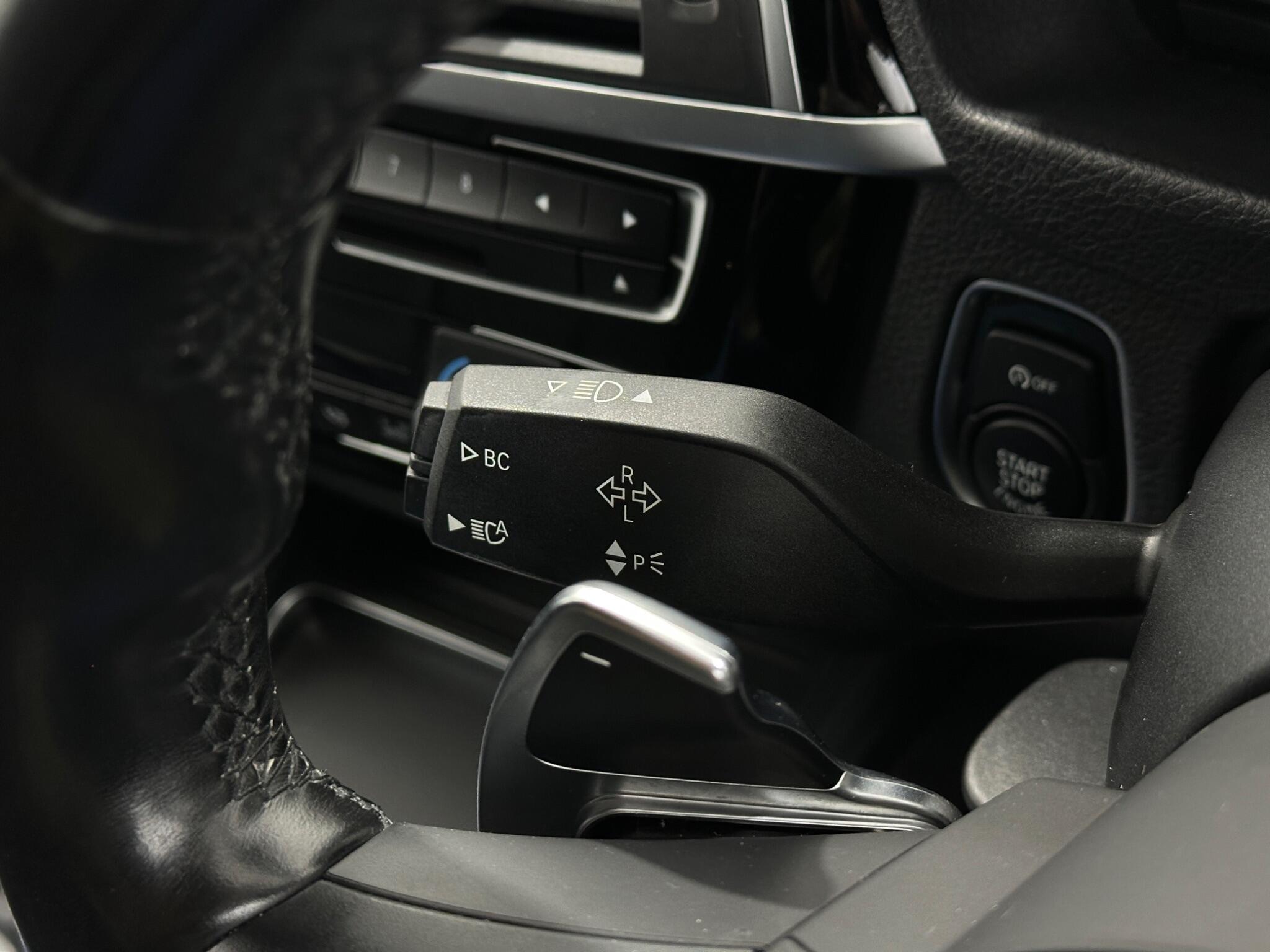 BMW 3 Series view 14