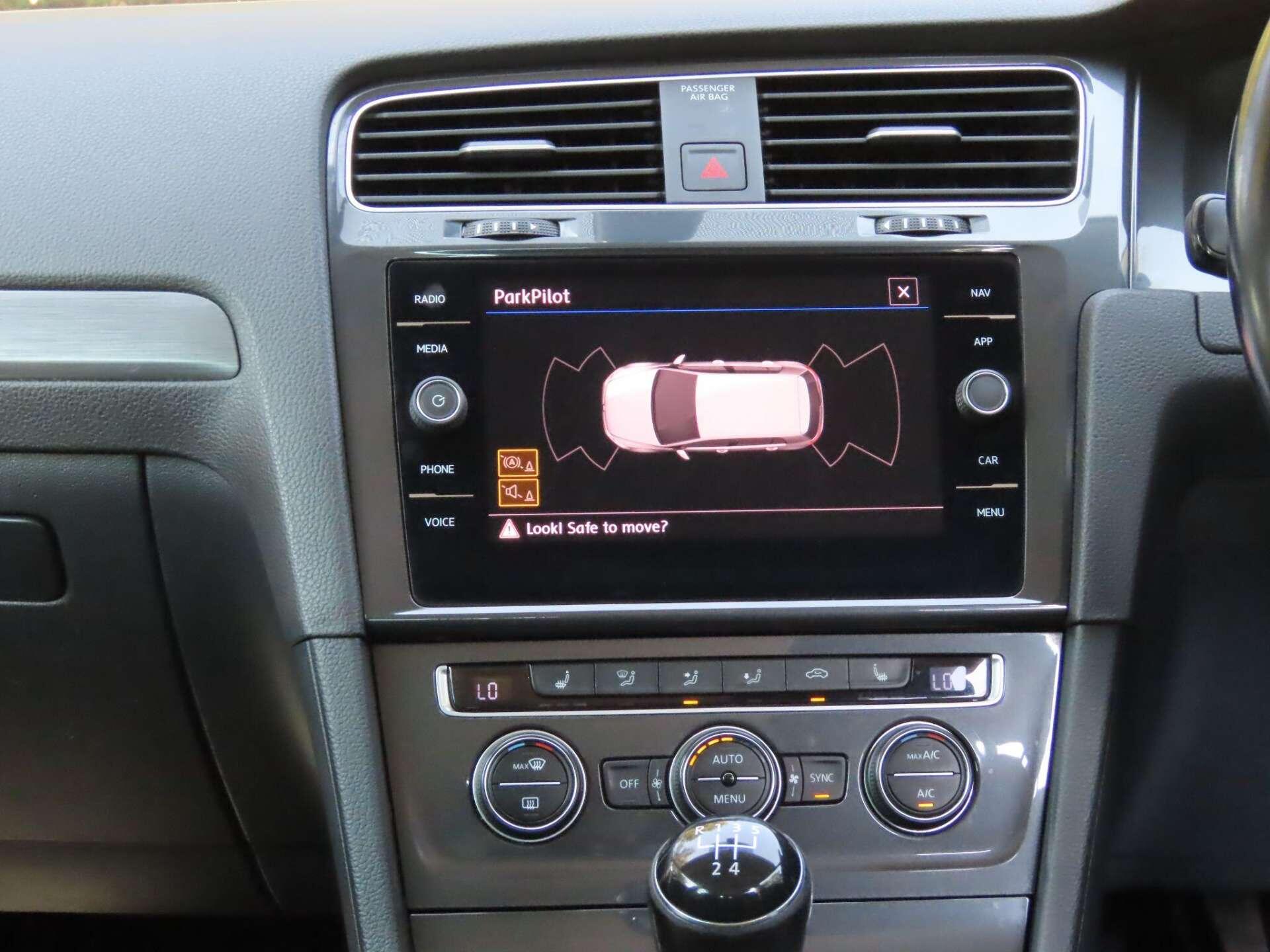 Volkswagen Golf view 10