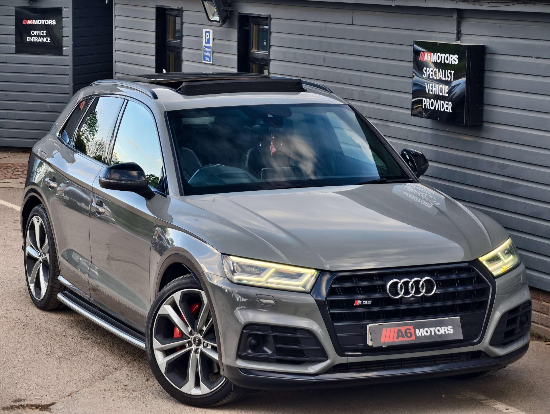 Audi SQ5 view 4