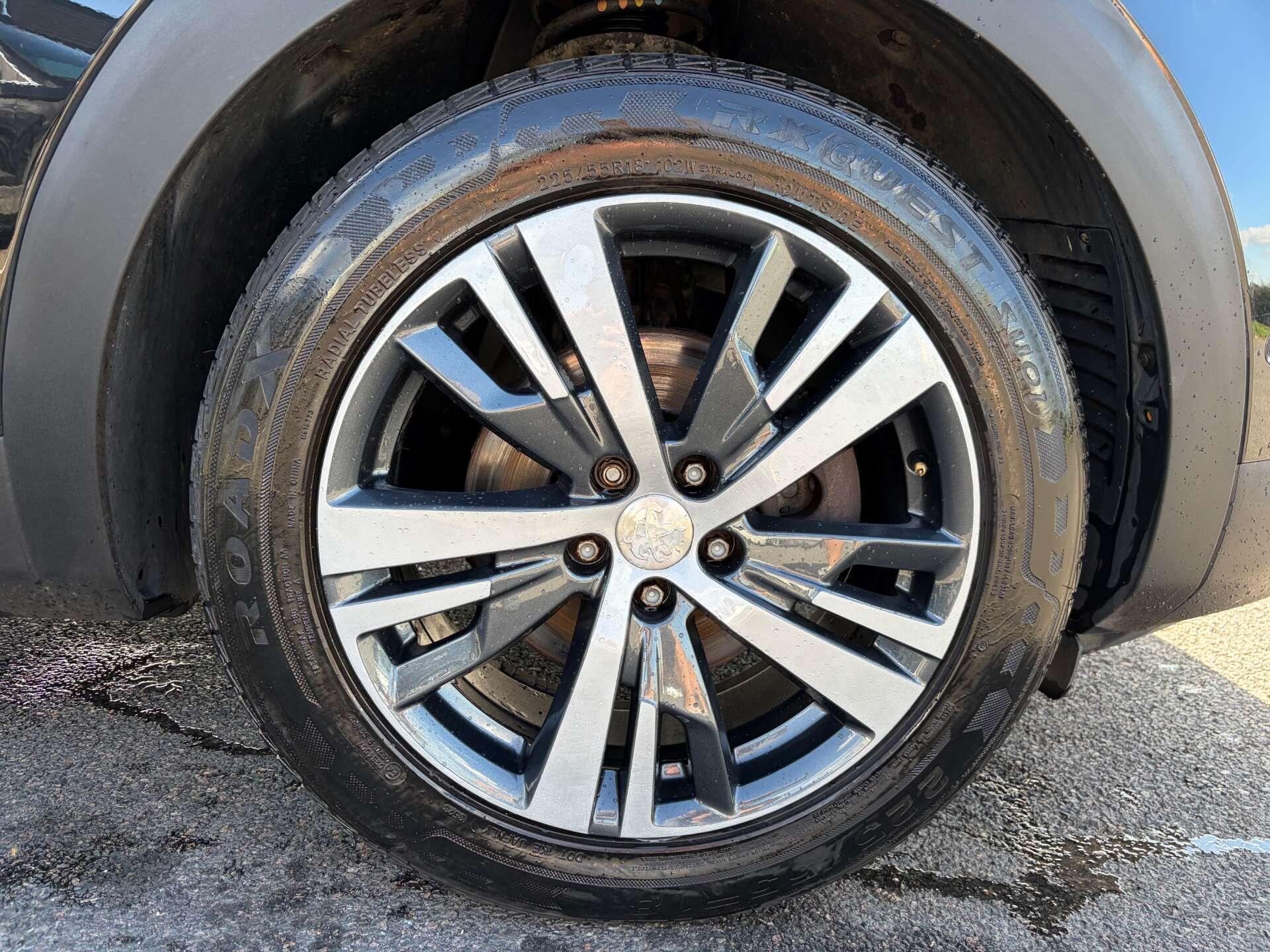Peugeot 3008 view 13