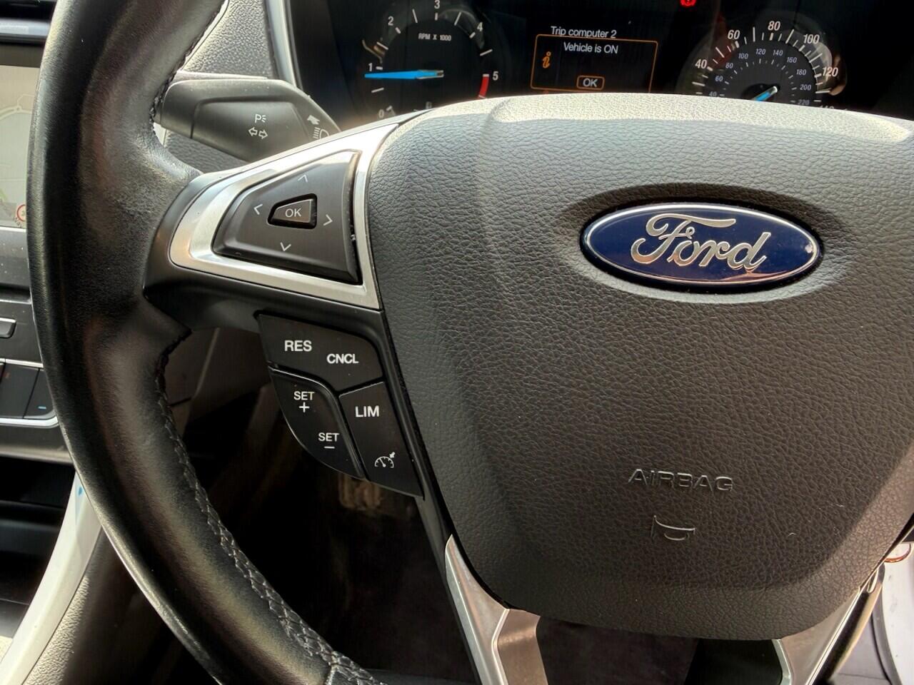 Ford Mondeo view 16