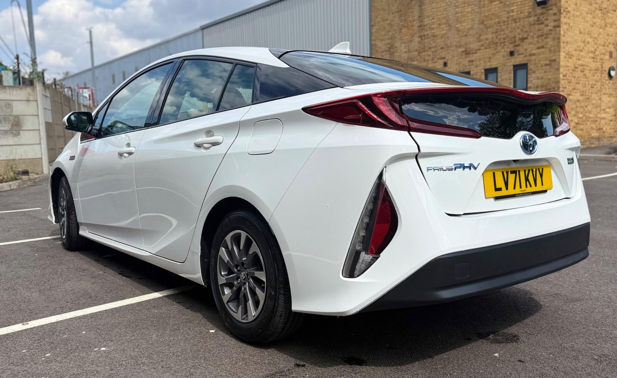 Toyota Prius view 5