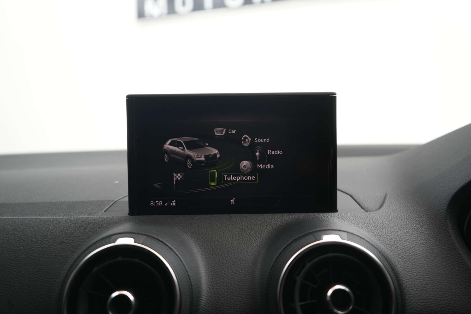 Audi Q2 view 31