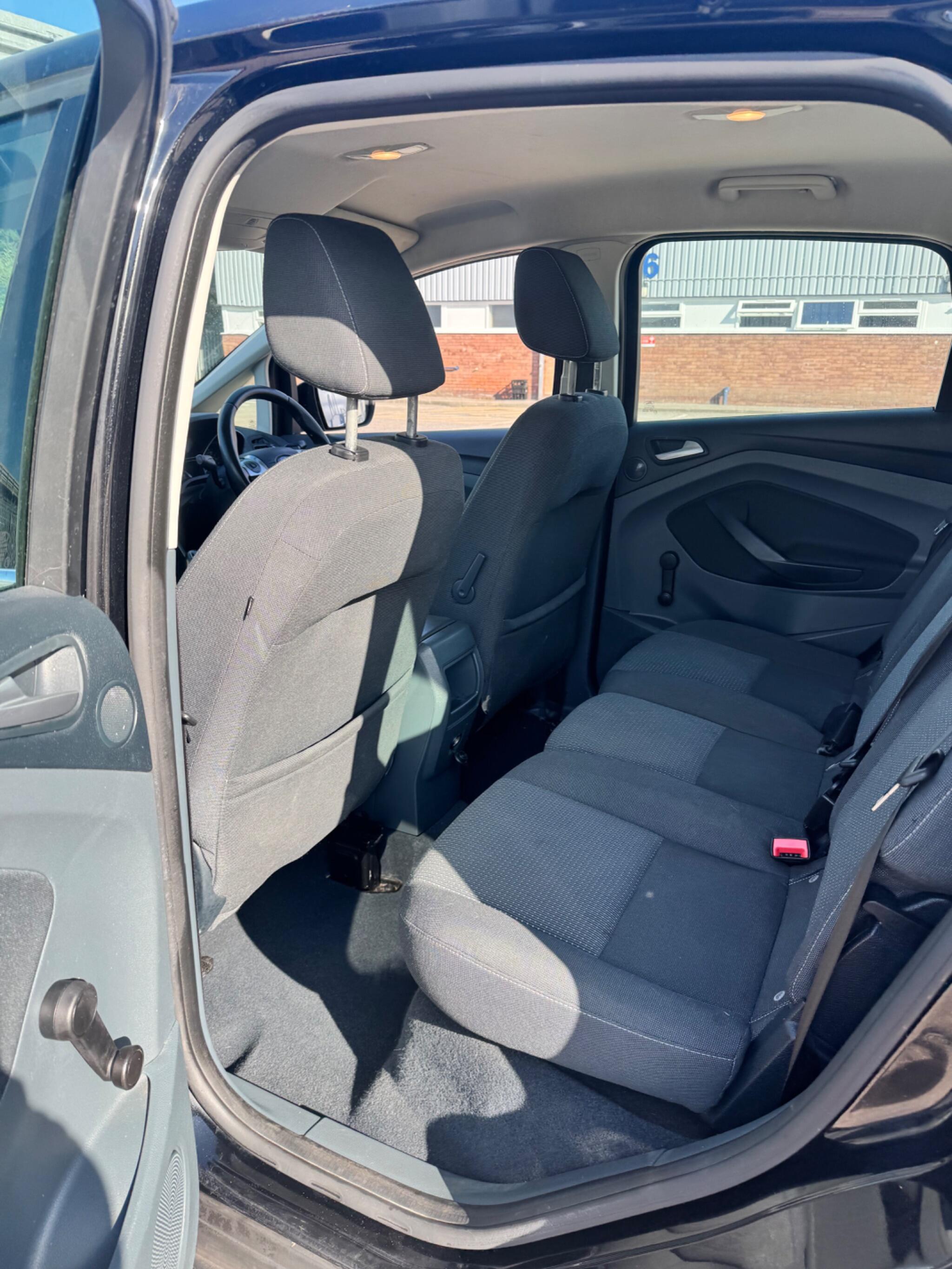 Ford C-Max view 29