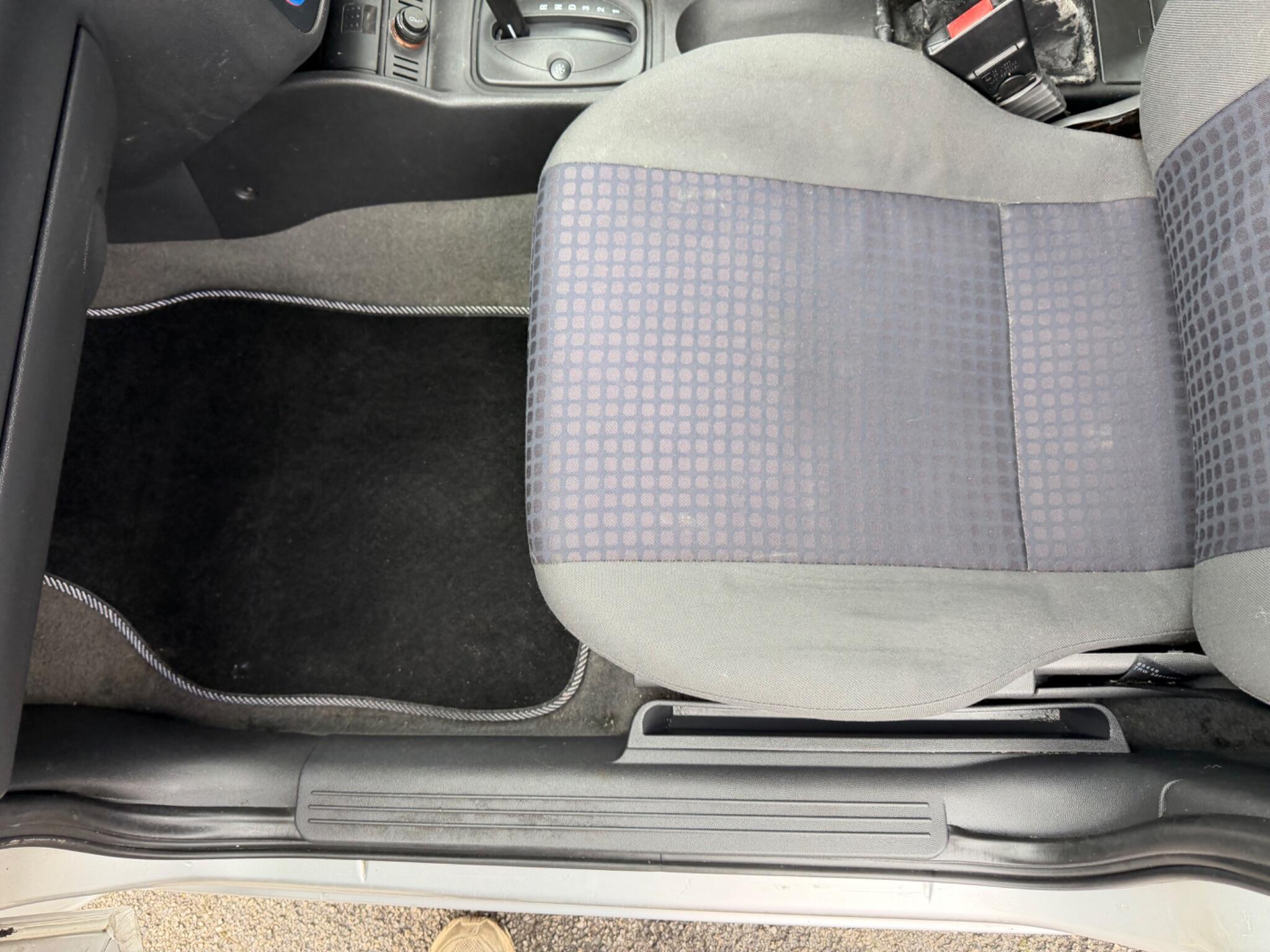 2002 Vauxhall Corsa image 65