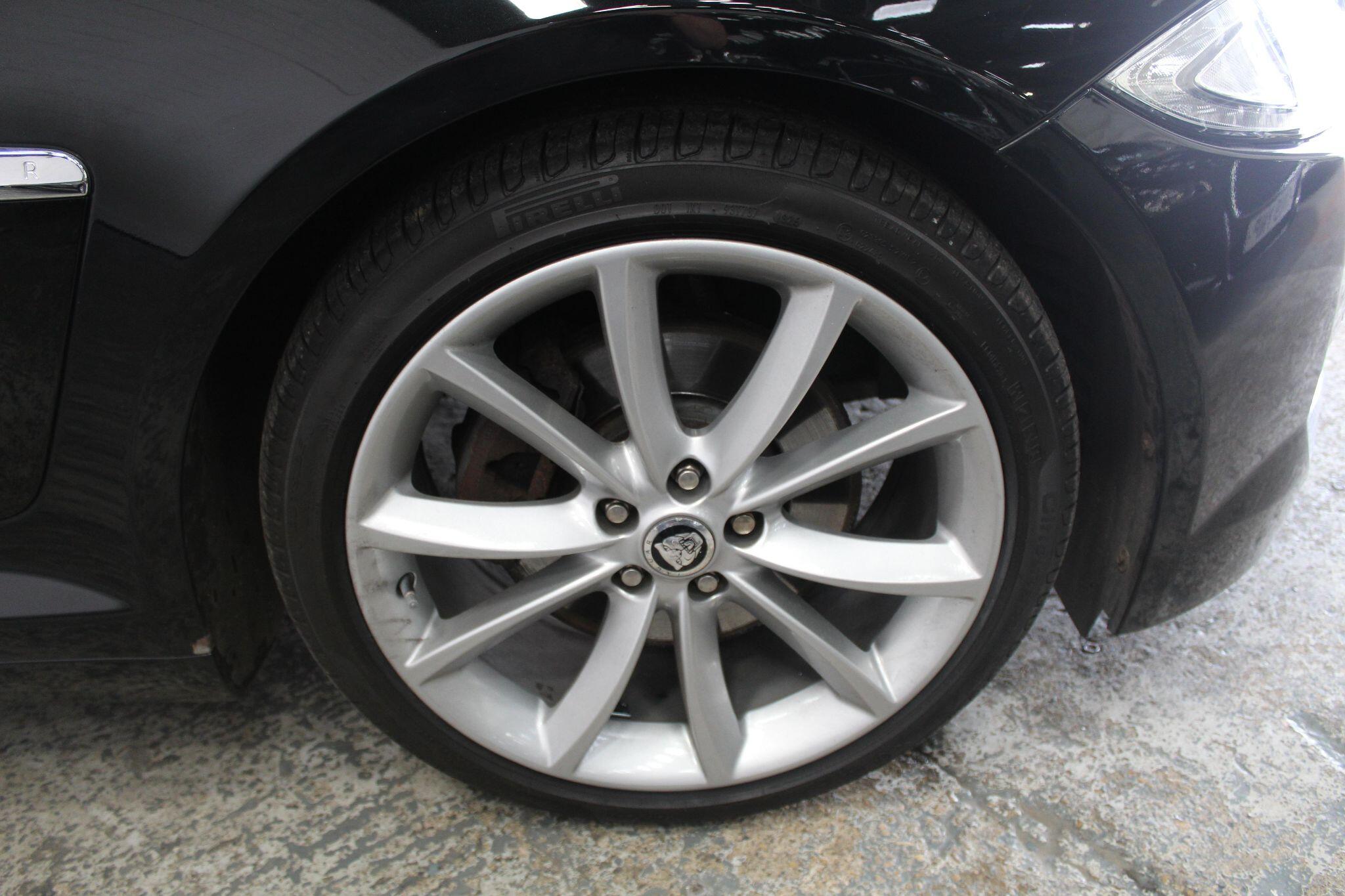 Jaguar XF view 54