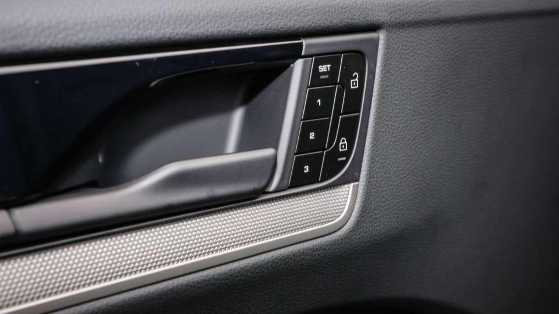 Porsche Cayenne view 15