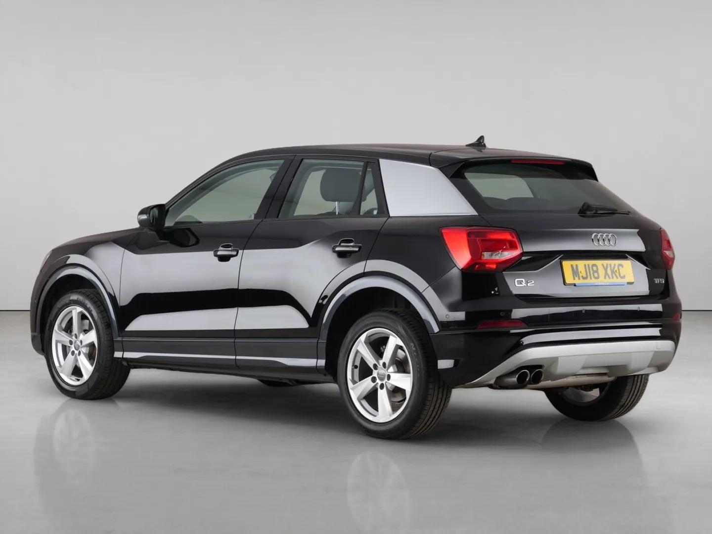 Audi Q2 view 6