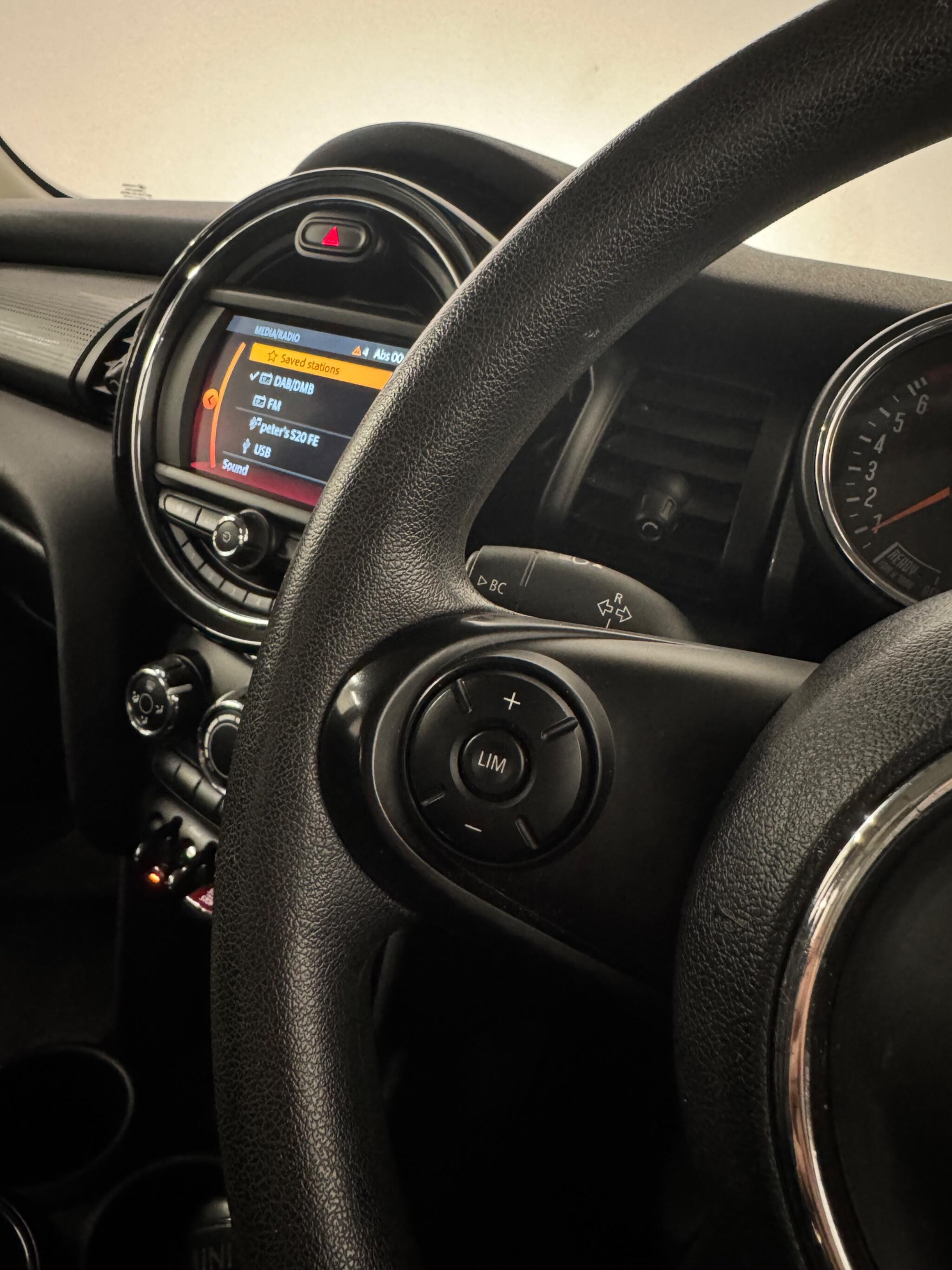 Mini Hatch view 21
