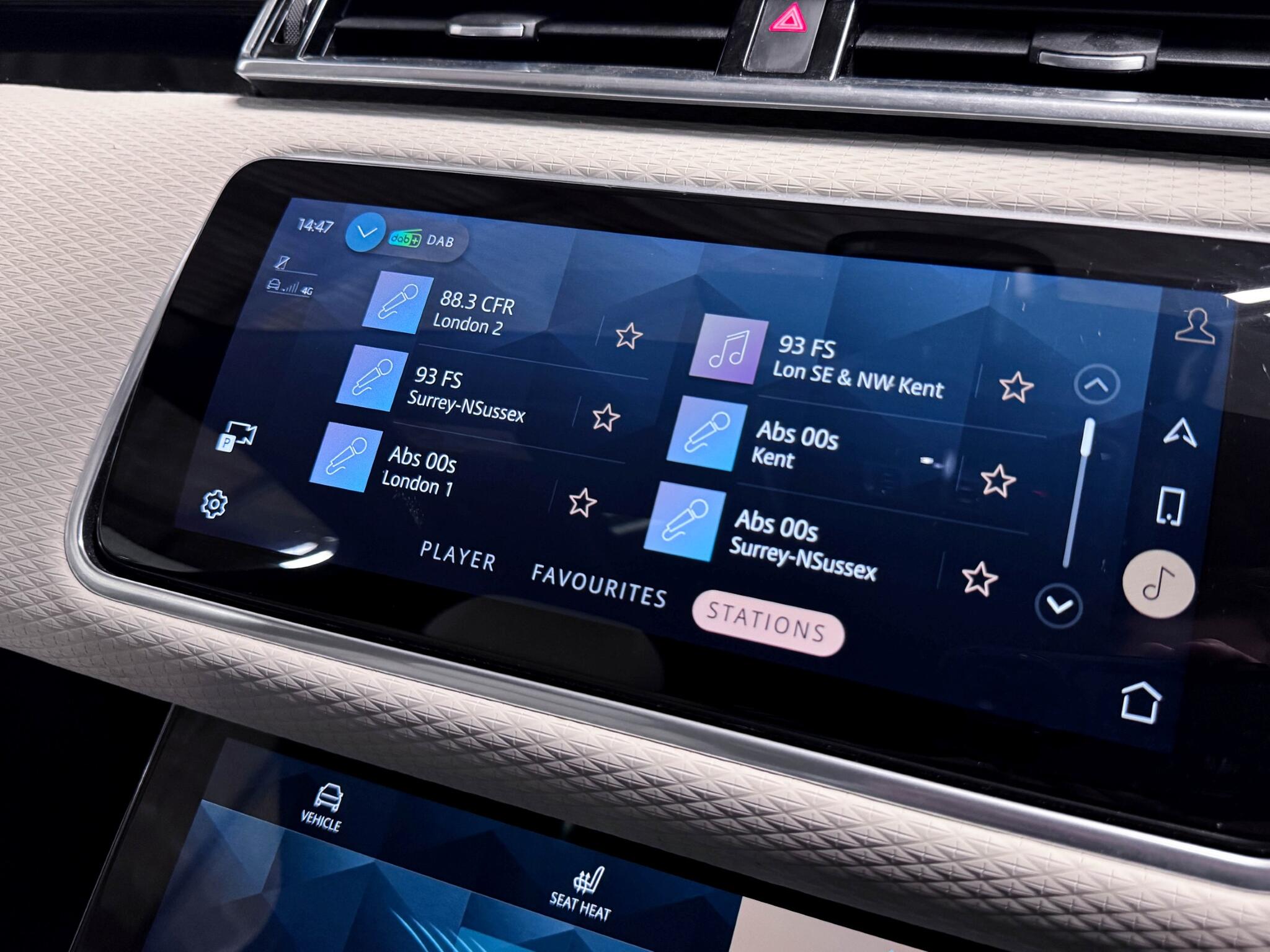 Land Rover Range Rover Velar view 41