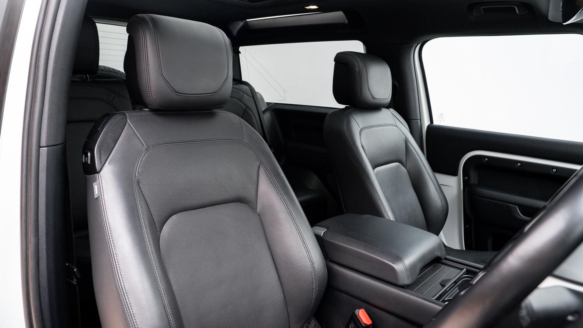 Land Rover Defender view 6