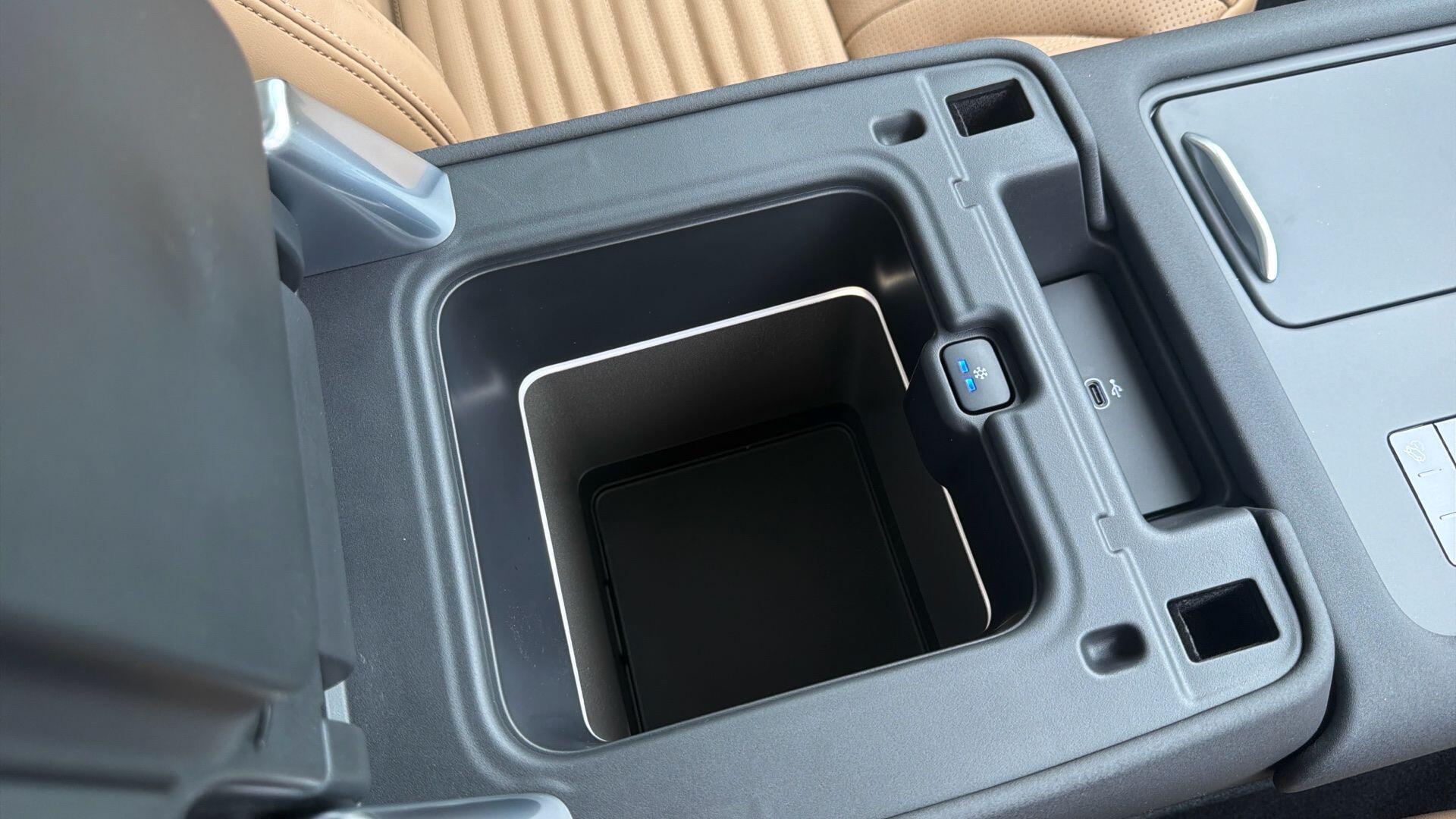 Land Rover Discovery view 38