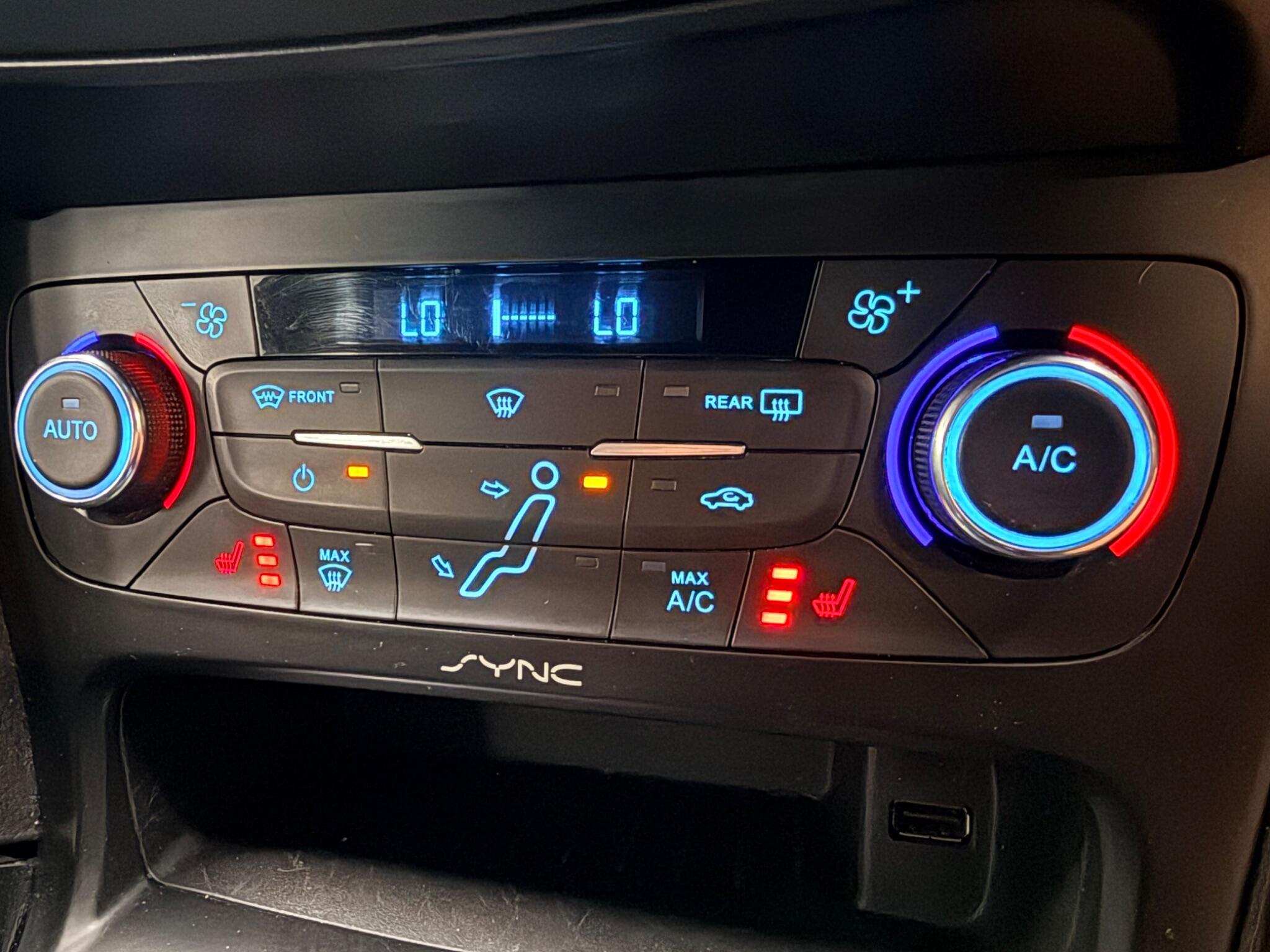 Ford Focus view 29