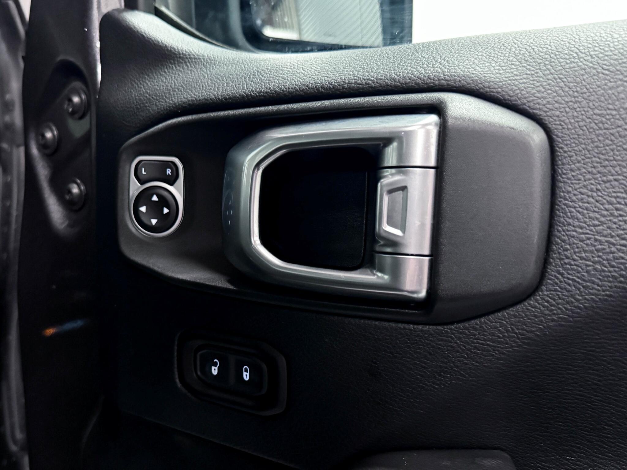 Jeep Wrangler view 17
